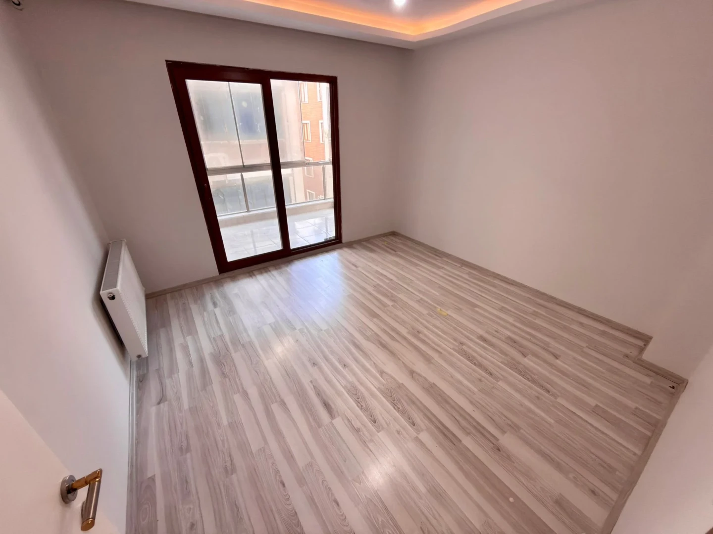YÜKSELDEN ALTINKUMDA DOĞALGAZLI SIFIR AYARINDA ARAKAT 2+1 DAİRE