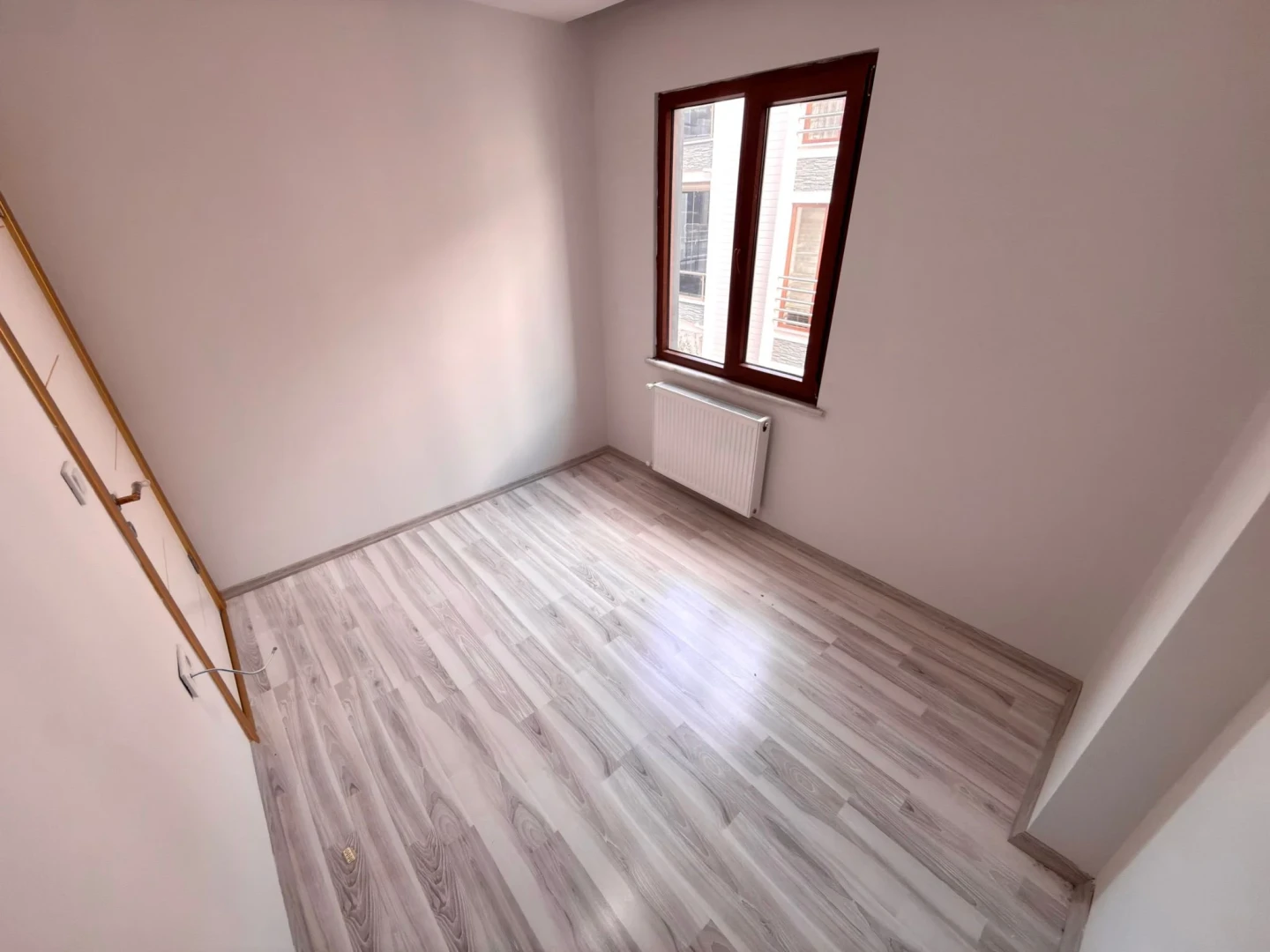 YÜKSELDEN ALTINKUMDA DOĞALGAZLI SIFIR AYARINDA ARAKAT 2+1 DAİRE