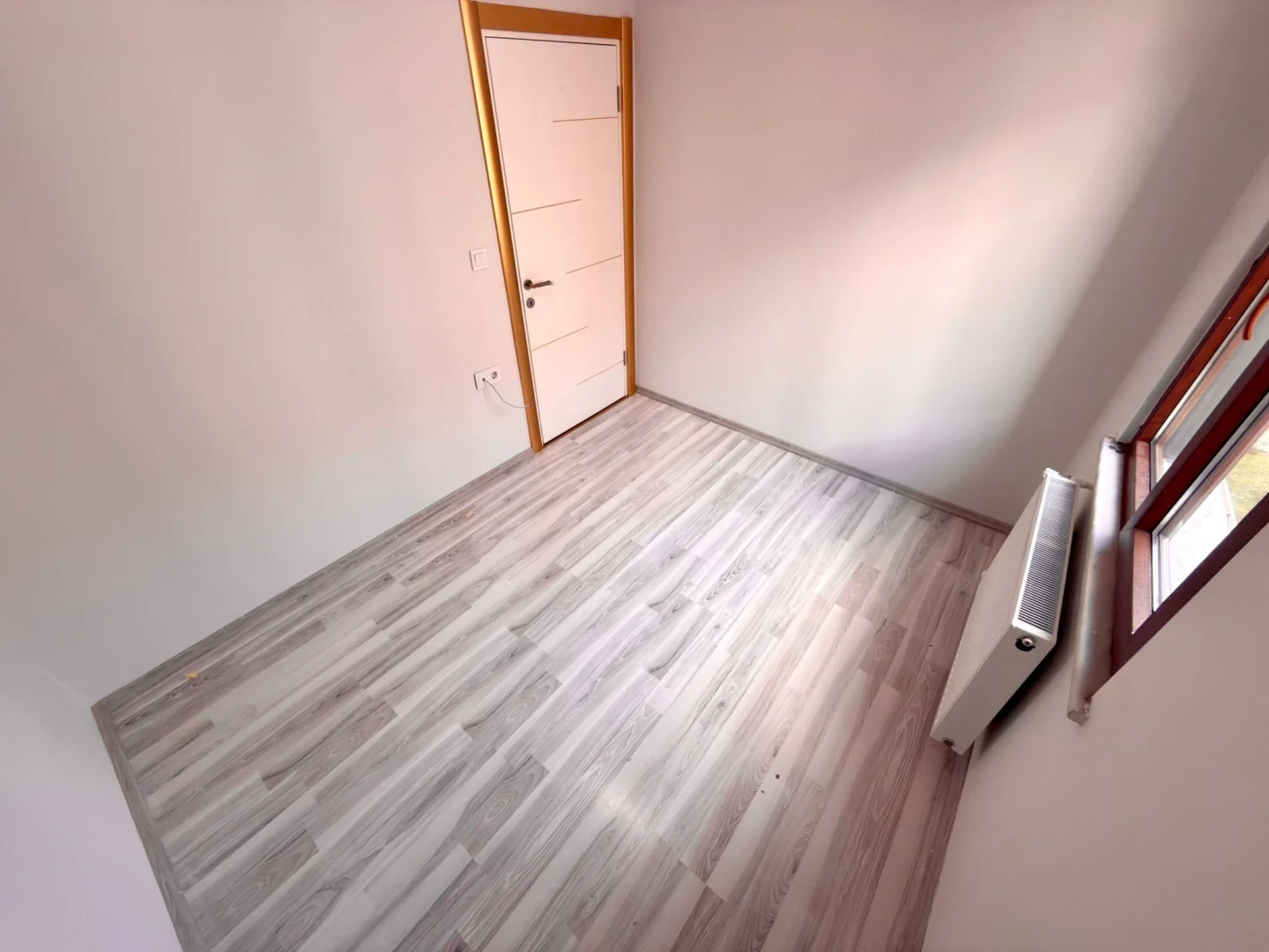 YÜKSELDEN ALTINKUMDA DOĞALGAZLI SIFIR AYARINDA ARAKAT 2+1 DAİRE