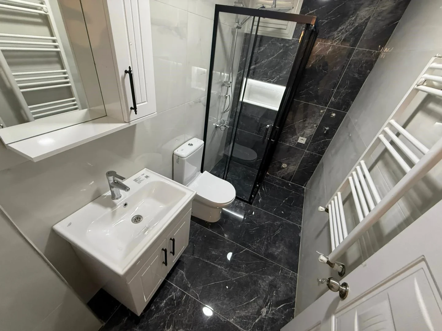 YÜKSEL'DEN ALTINKUM'DA DENİZE YÜRÜME MESAFESİNDE LUX 2+1 DAİRE