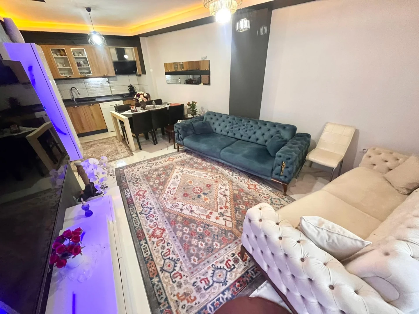 YÜKSEL'DEN EDREMİT'TE CAM BALKONLU ARAKAT MASRAFSIZ 2+1 DAİRE
