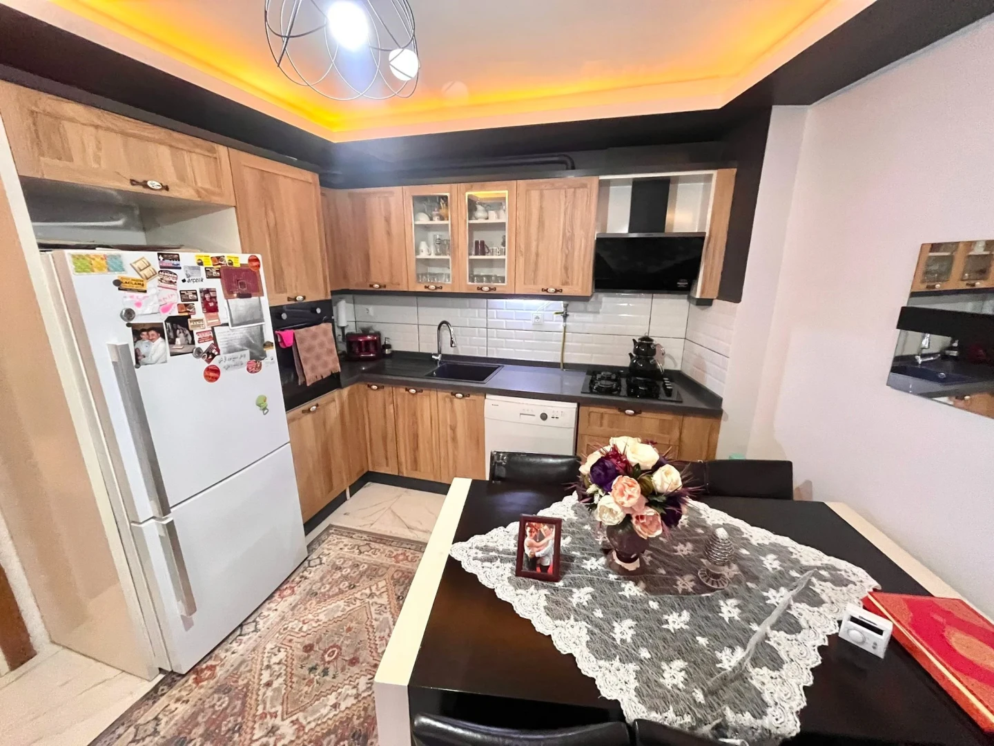 YÜKSEL'DEN EDREMİT'TE CAM BALKONLU ARAKAT MASRAFSIZ 2+1 DAİRE