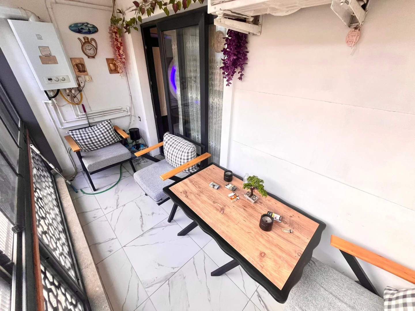 YÜKSEL'DEN EDREMİT'TE CAM BALKONLU ARAKAT MASRAFSIZ 2+1 DAİRE