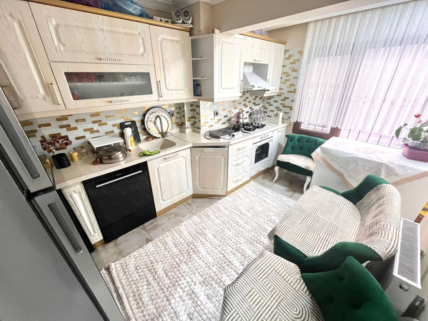 YÜKSEL'DEN EDREMİT'TE YERDEN ISITMALI KAPALI MUTFAK 2+1 DAİRE