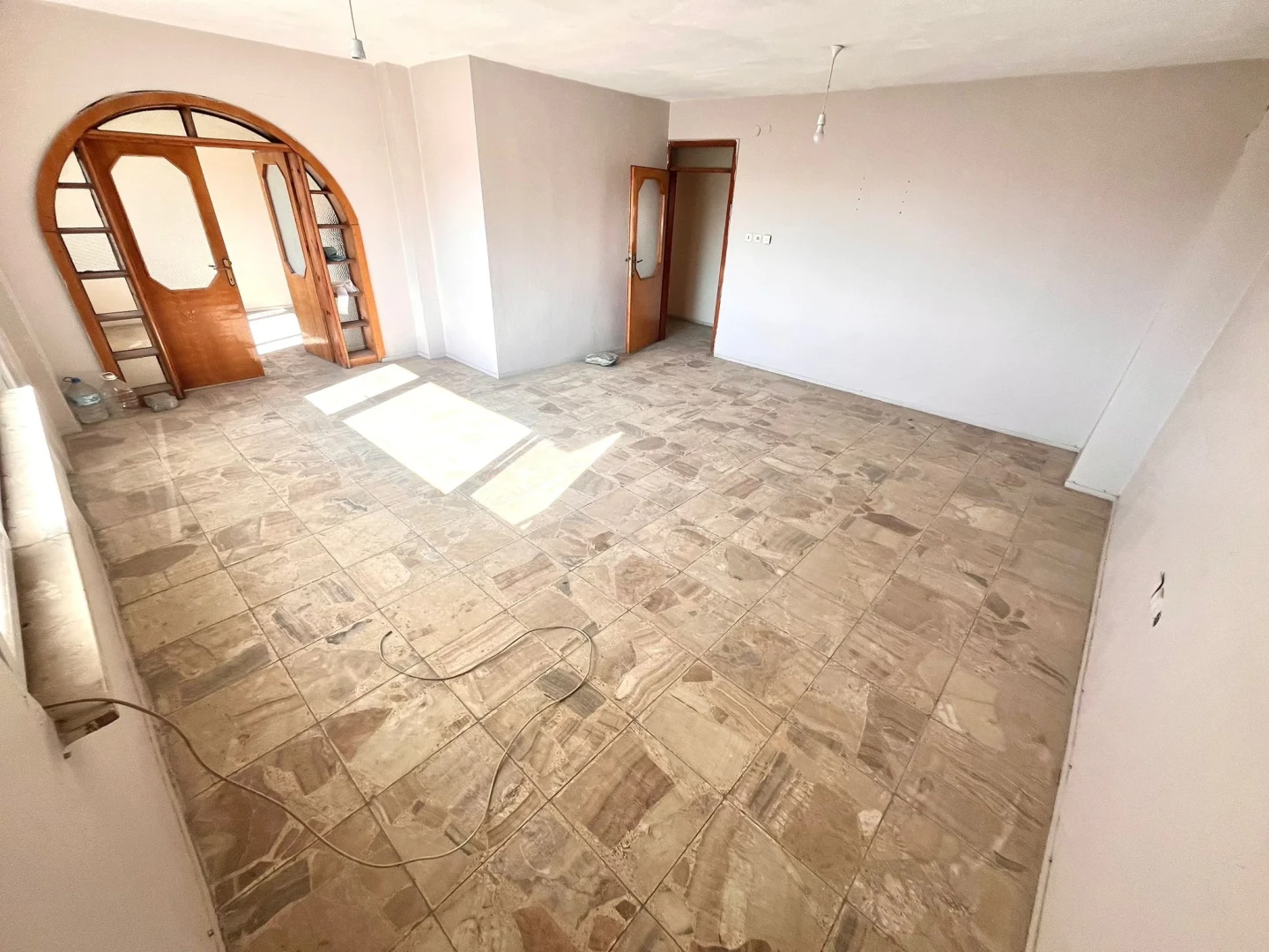 YÜKSELDEN EDREMİT MERKEZDE 2+1 AYRI MUTFAK KELEPİR DAİRE