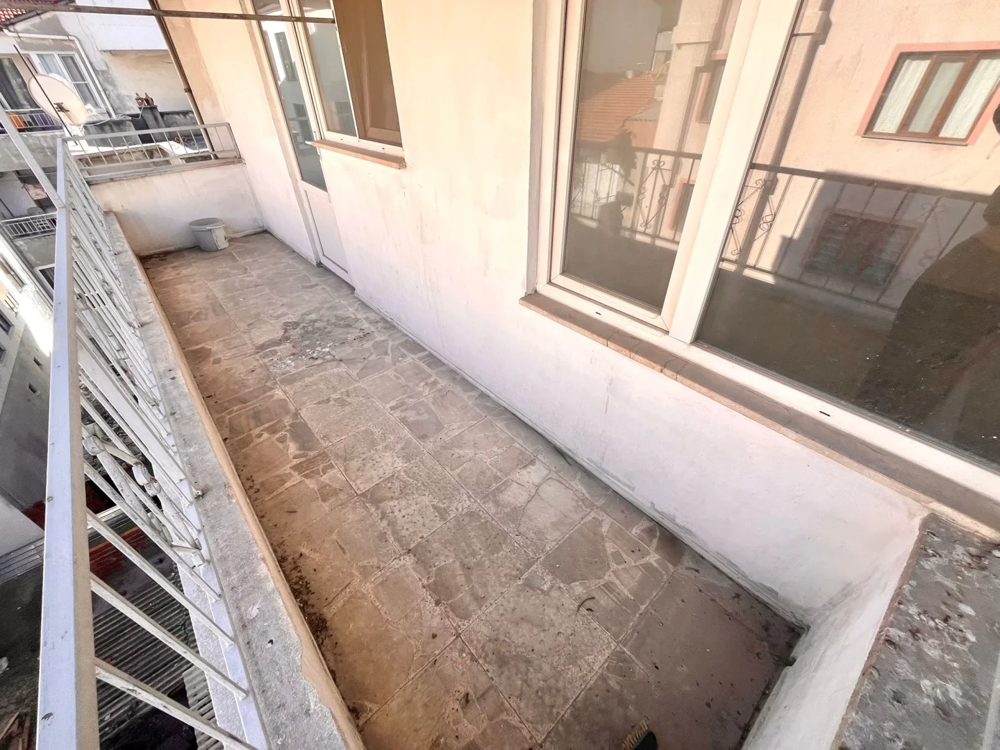 YÜKSELDEN EDREMİT MERKEZDE 2+1 AYRI MUTFAK KELEPİR DAİRE