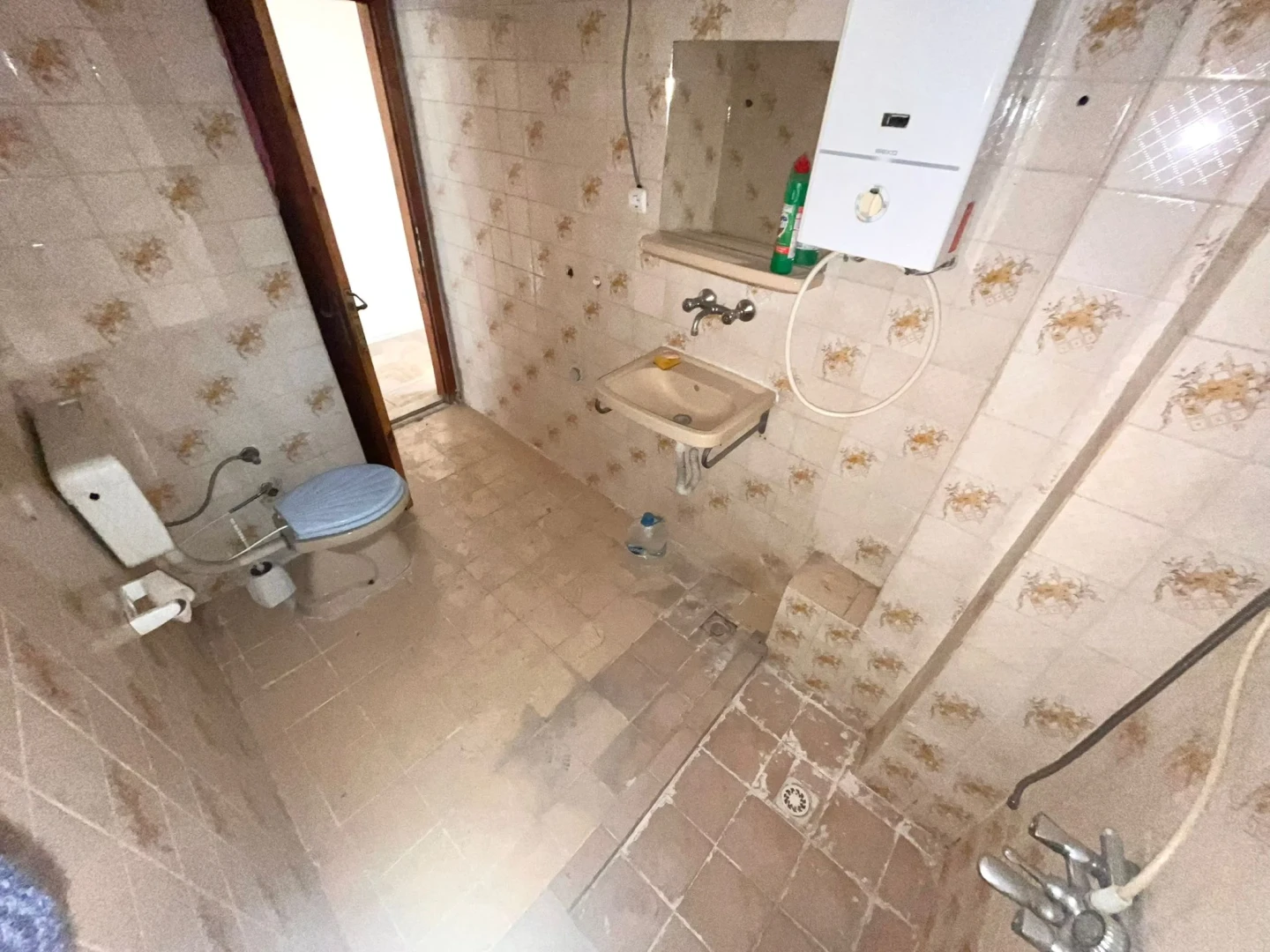 YÜKSELDEN EDREMİT MERKEZDE 2+1 AYRI MUTFAK KELEPİR DAİRE