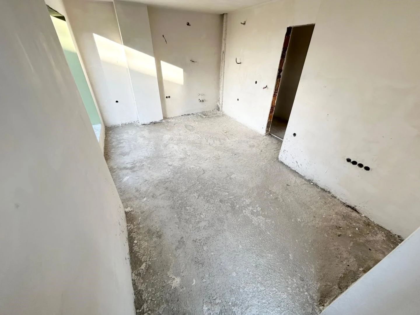 YÜKSEL'DEN KADIKÖY'DE KAÇMAZ FIRSAT GENİŞ ARA KAT ÖNCEPHE 1+1