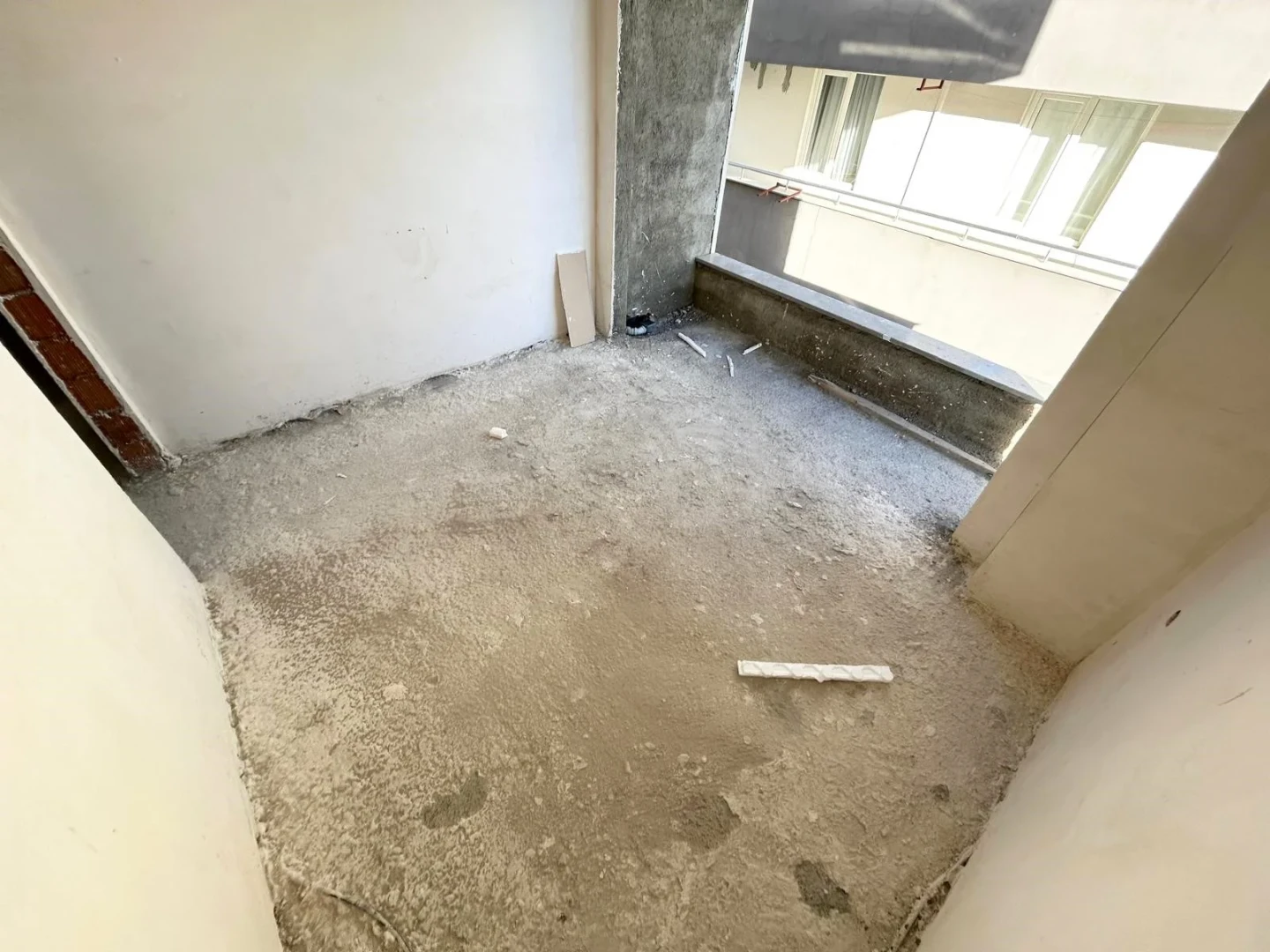 YÜKSEL'DEN KADIKÖY'DE KAÇMAZ FIRSAT GENİŞ ARA KAT ÖNCEPHE 1+1