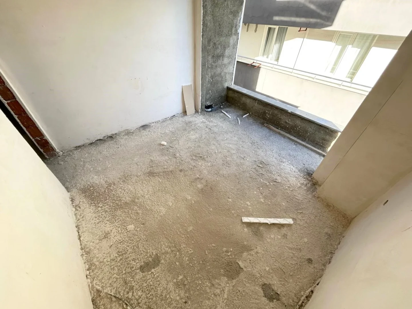 YÜKSEL'DEN KADIKÖY'DE KAÇMAZ FIRSAT GENİŞ ARA KAT ÖNCEPHE 1+1