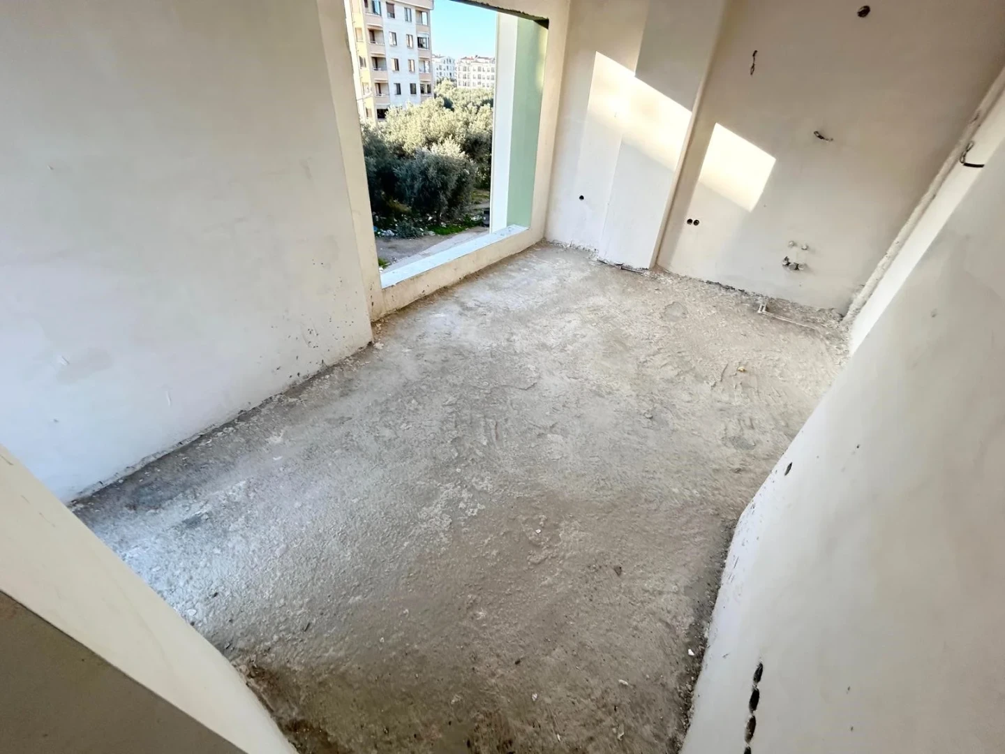 YÜKSEL'DEN KADIKÖY'DE KAÇMAZ FIRSAT GENİŞ ARA KAT ÖNCEPHE 1+1