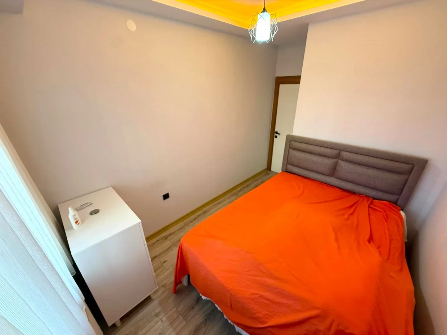 YÜKSEL'DEN ALTINKUM'DA ÖN CEPHE KAPALI CAM BALKONLU LUX 1+1DAİRE