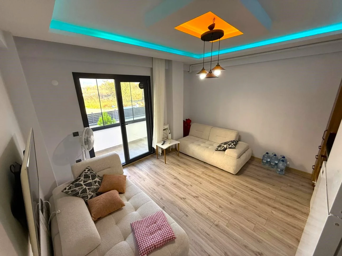 YÜKSEL'DEN ALTINKUM'DA ÖN CEPHE KAPALI CAM BALKONLU LUX 1+1DAİRE