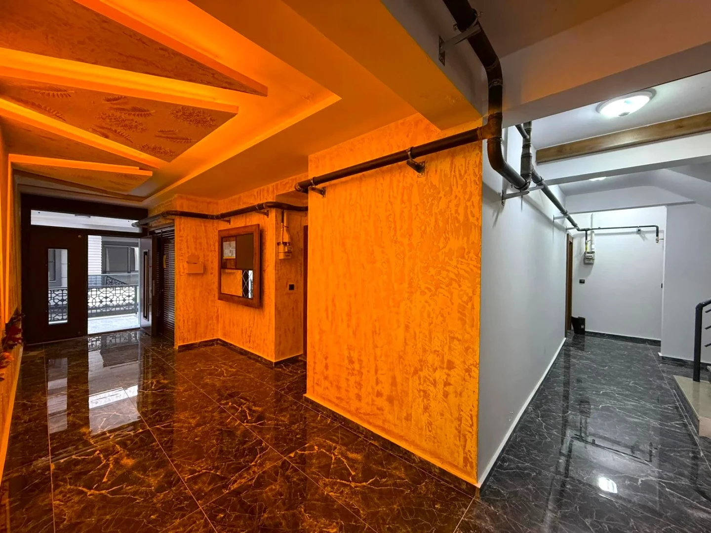 YÜKSEL'DEN ALTINKUM'DA ÖN CEPHE KAPALI CAM BALKONLU LUX 1+1DAİRE