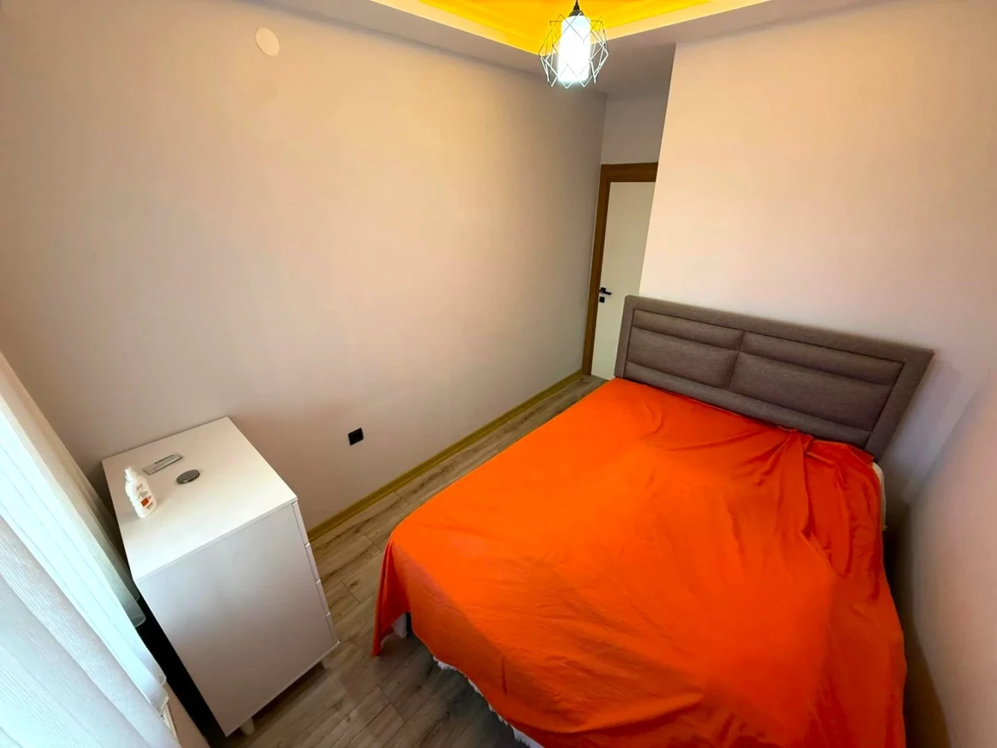 YÜKSEL'DEN ALTINKUM'DA ÖN CEPHE KAPALI CAM BALKONLU LUX 1+1DAİRE