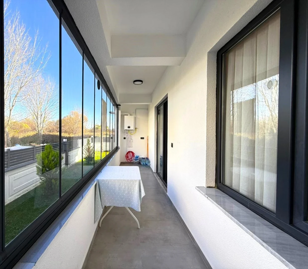 YÜKSEL'DEN ALTINKUM'DA ÖN CEPHE KAPALI CAM BALKONLU LUX 1+1DAİRE