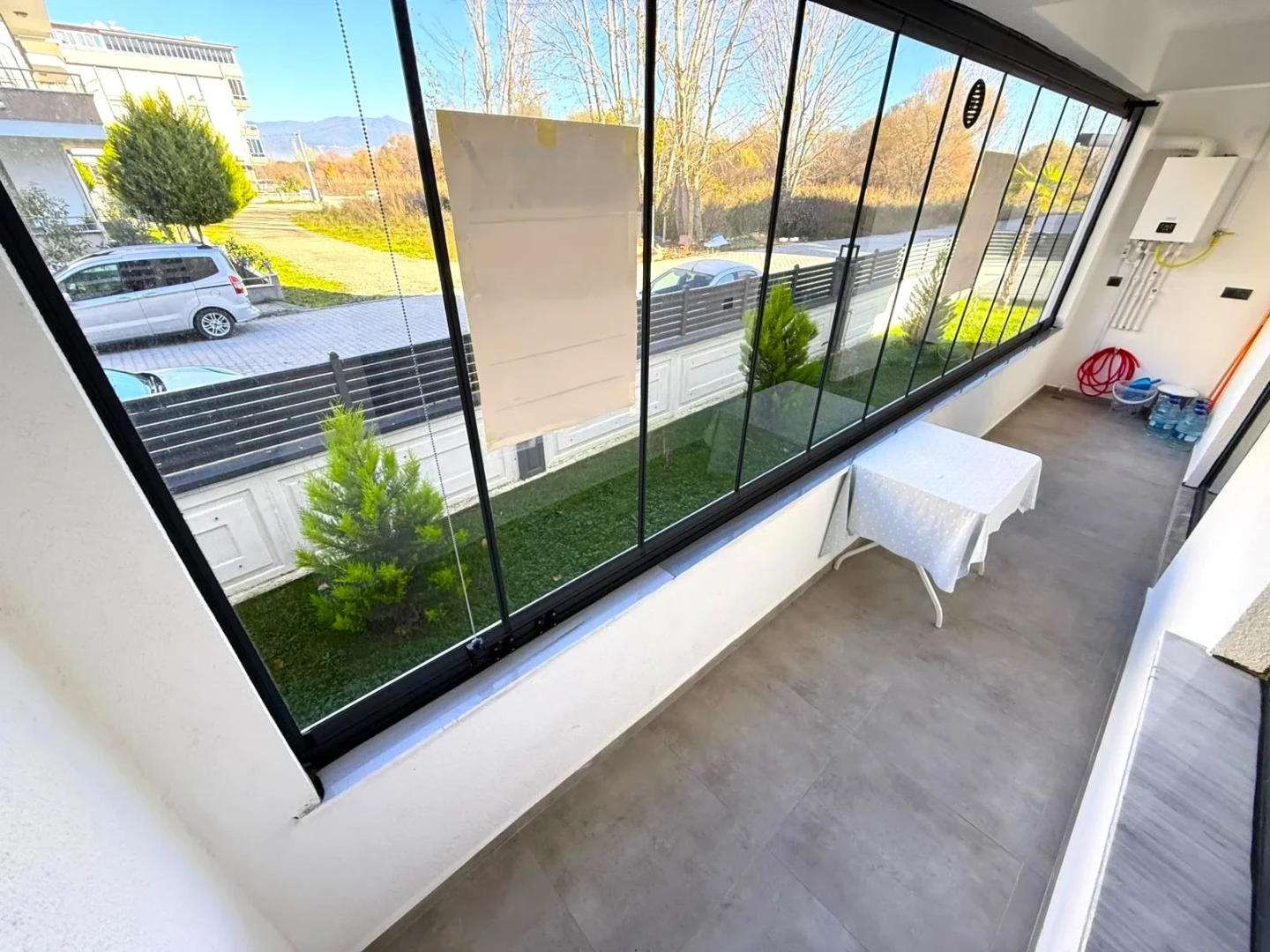 YÜKSEL'DEN ALTINKUM'DA ÖN CEPHE KAPALI CAM BALKONLU LUX 1+1DAİRE