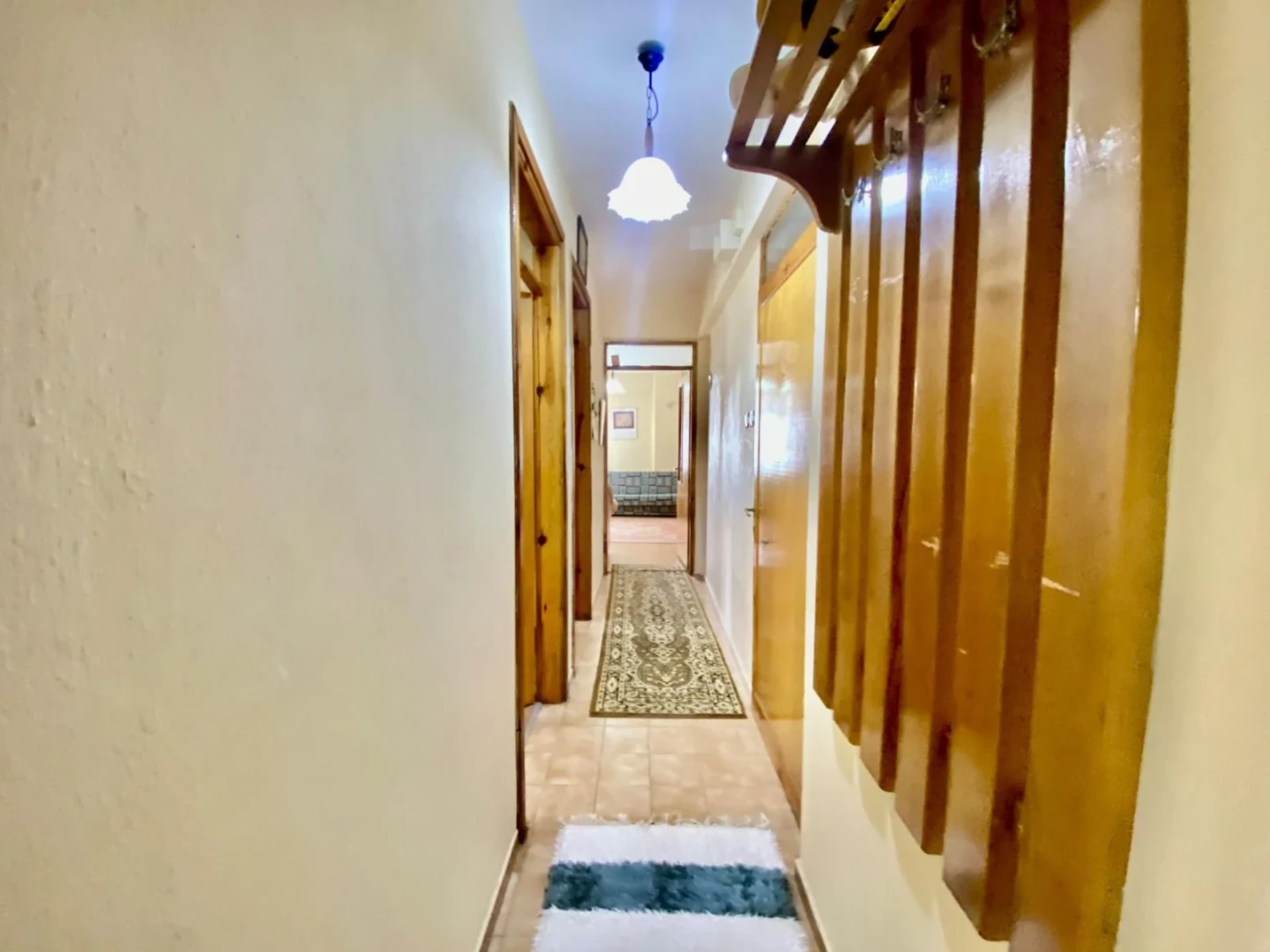 YÜKSEL'DEN ALTINKUMDA ÇAY MANZARALI ARAKAT DENİZE 250m 2+1 DAİRE
