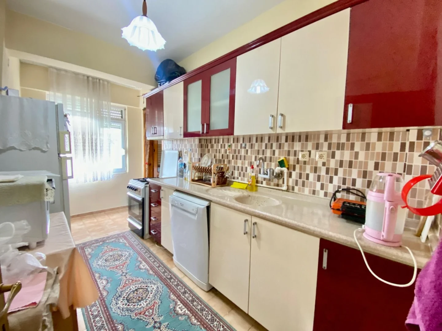 YÜKSEL'DEN ALTINKUMDA ÇAY MANZARALI ARAKAT DENİZE 250m 2+1 DAİRE