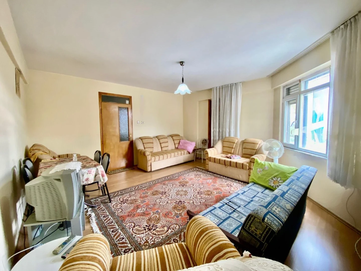 YÜKSEL'DEN ALTINKUMDA ÇAY MANZARALI ARAKAT DENİZE 250m 2+1 DAİRE