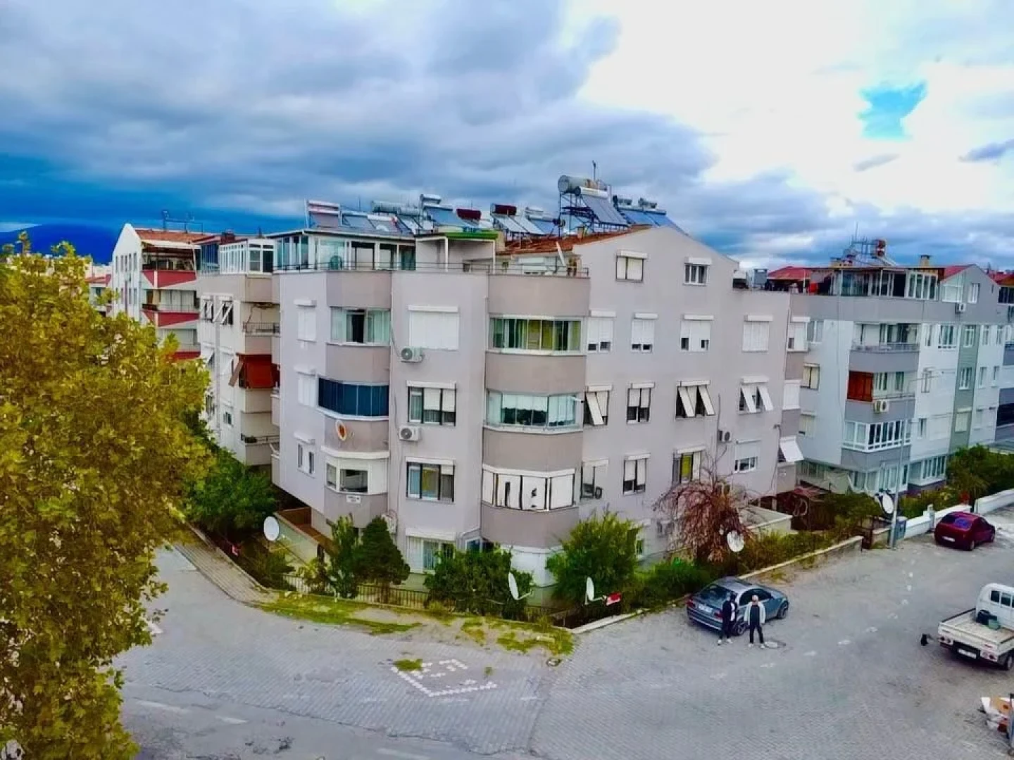 YÜKSEL'DEN ALTINKUMDA ÇAY MANZARALI ARAKAT DENİZE 250m 2+1 DAİRE