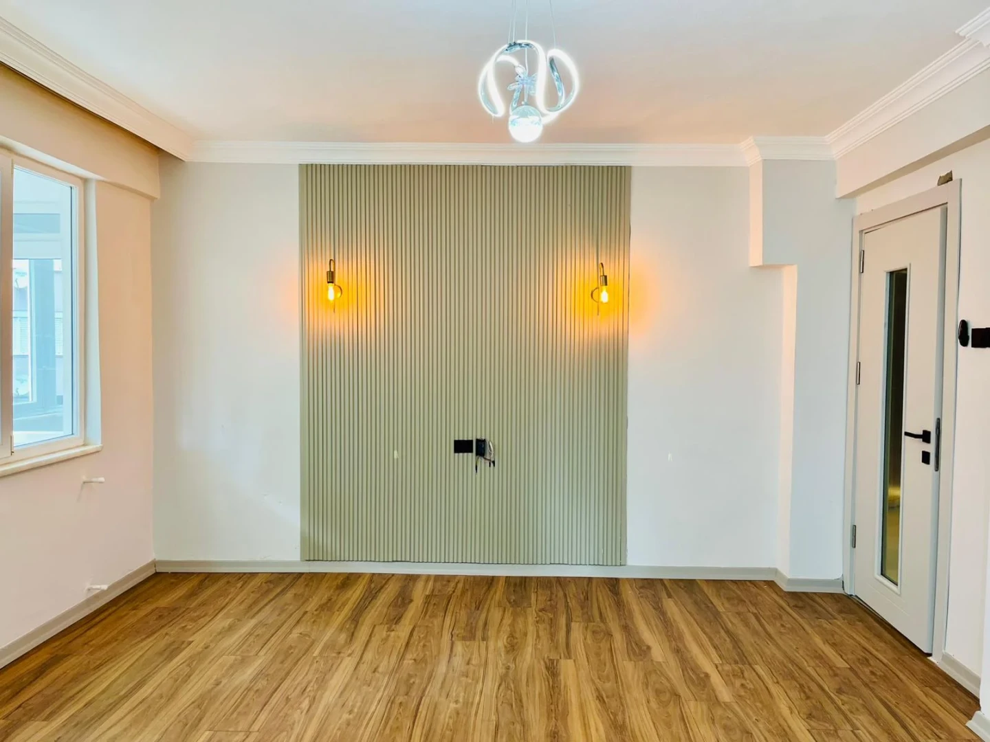 YÜKSELDEN AKÇAY MERKEZDE ARAKAT ULTRA LÜX ÖZEL TASARIM 2+1 DAİRE