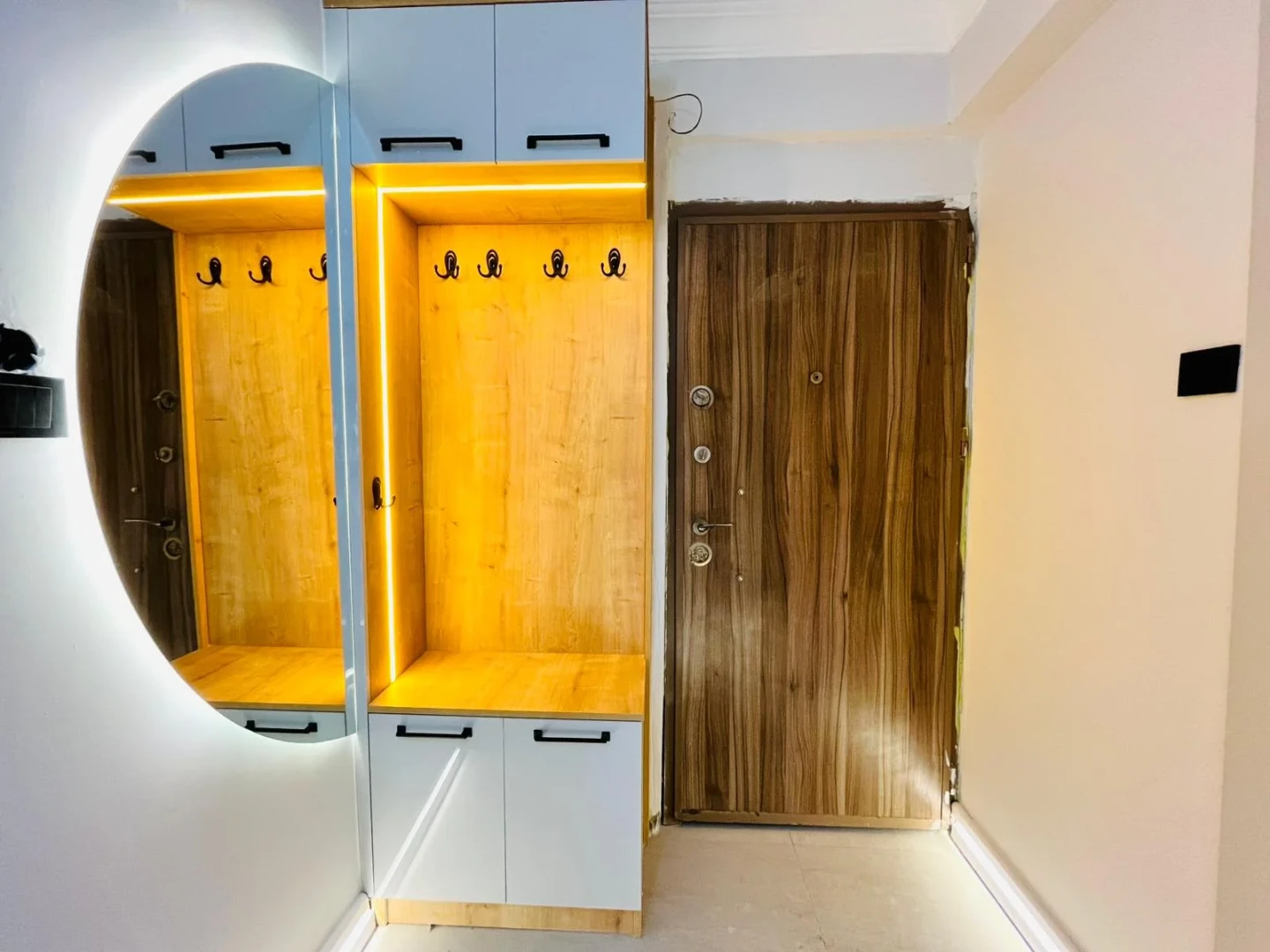 YÜKSELDEN AKÇAY MERKEZDE ARAKAT ULTRA LÜX ÖZEL TASARIM 2+1 DAİRE