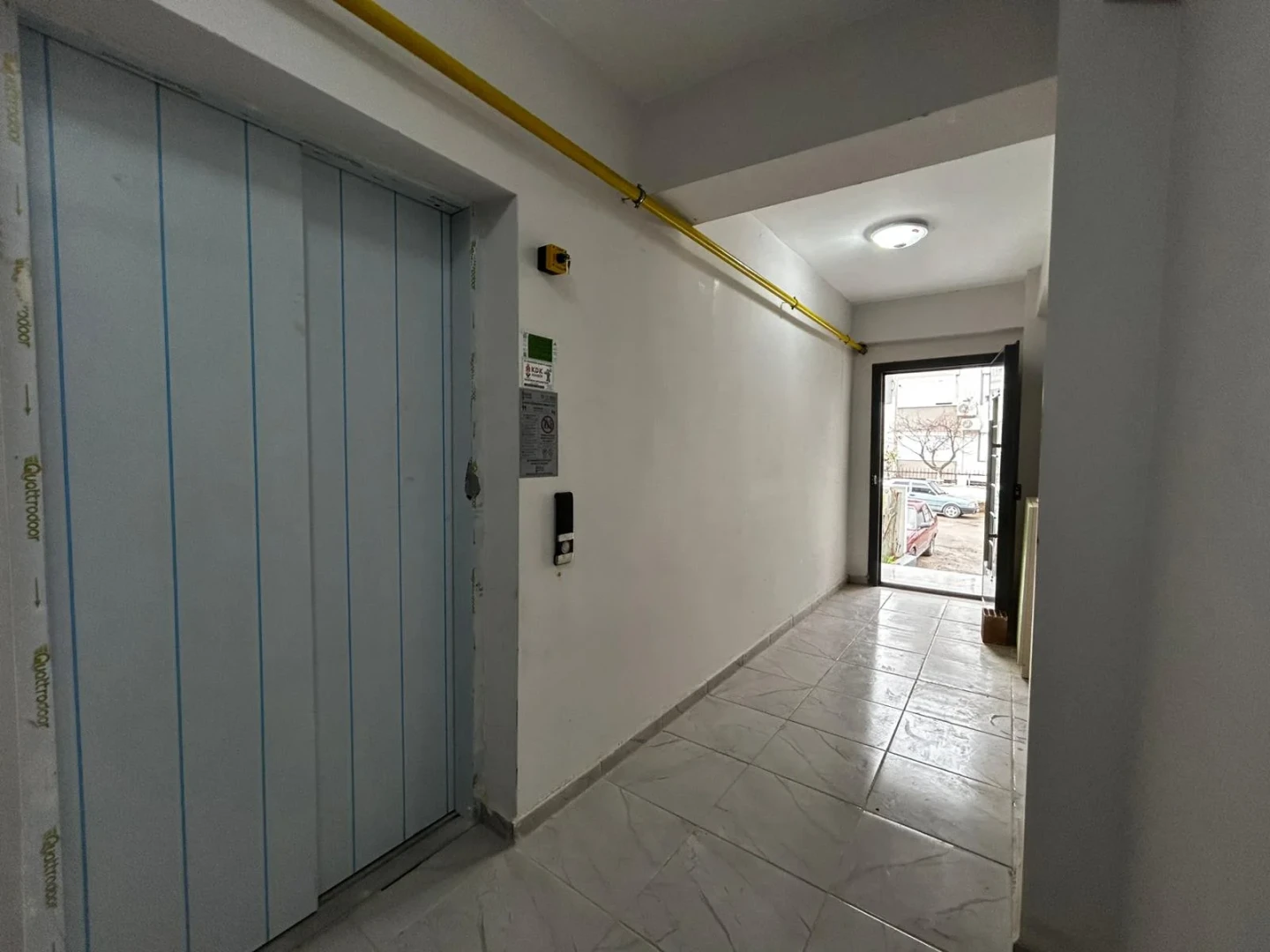 YETKİSİ YÜKSELDEN MÜSTAKİL TADINDA DOĞALGAZLI ÖN CEPHE 2+1 DAİRE