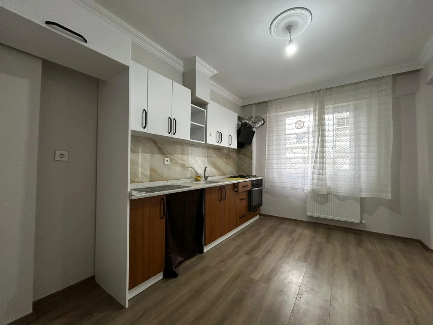 YETKİSİ YÜKSELDEN MÜSTAKİL TADINDA DOĞALGAZLI ÖN CEPHE 2+1 DAİRE