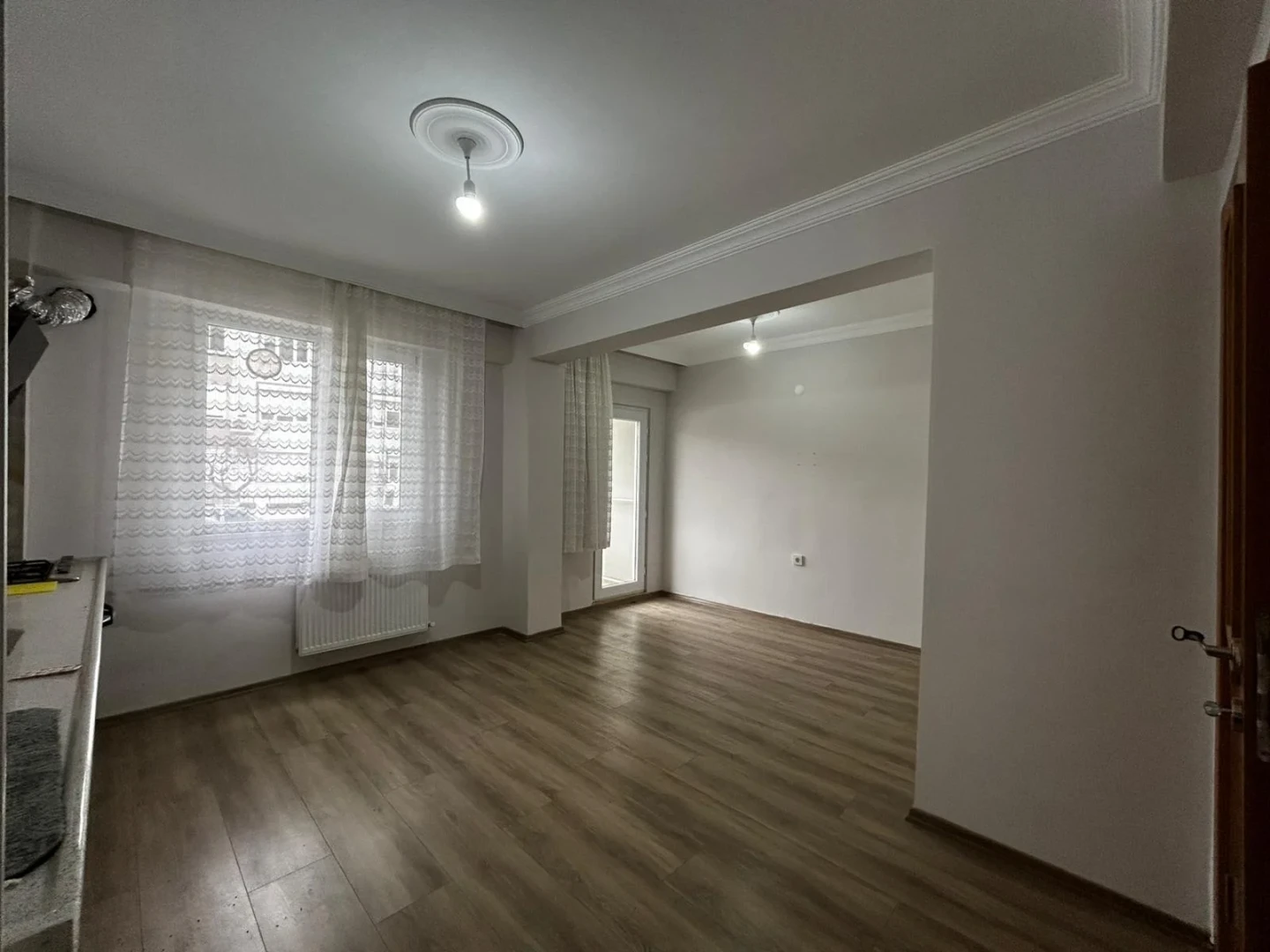 YETKİSİ YÜKSELDEN MÜSTAKİL TADINDA DOĞALGAZLI ÖN CEPHE 2+1 DAİRE