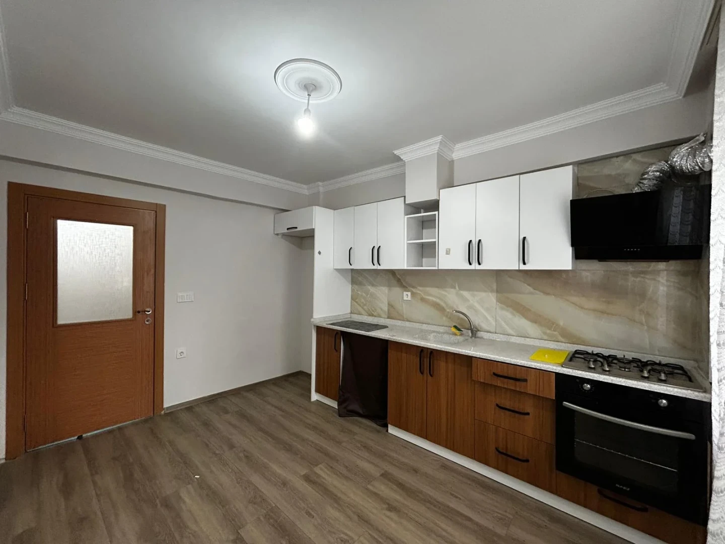 YETKİSİ YÜKSELDEN MÜSTAKİL TADINDA DOĞALGAZLI ÖN CEPHE 2+1 DAİRE