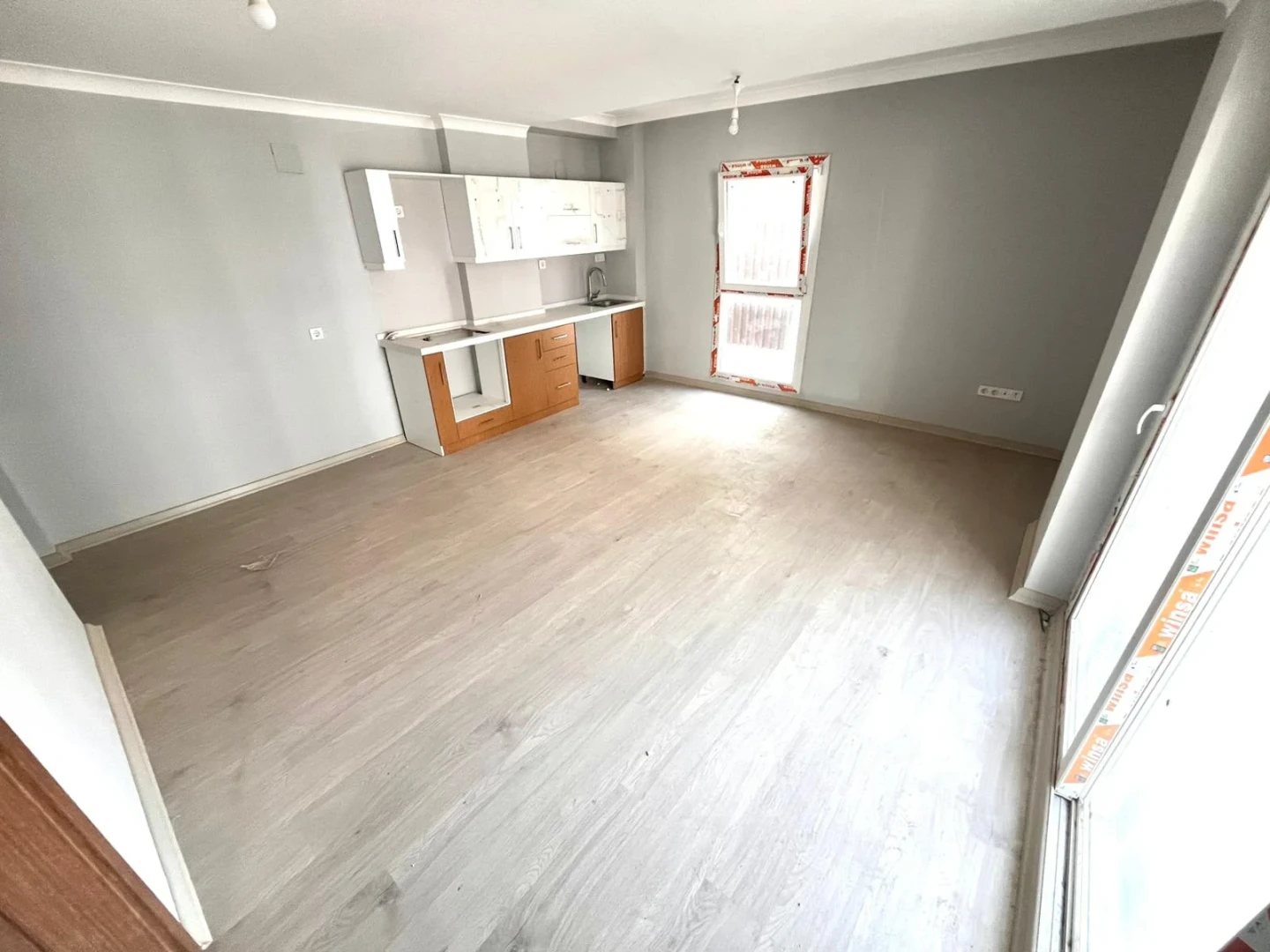 **YÜKSELDEN KADIKÖYDE YÜZME HAVUZLU SİTE İÇİNDE GENİŞ 1+1 DAİRE*
