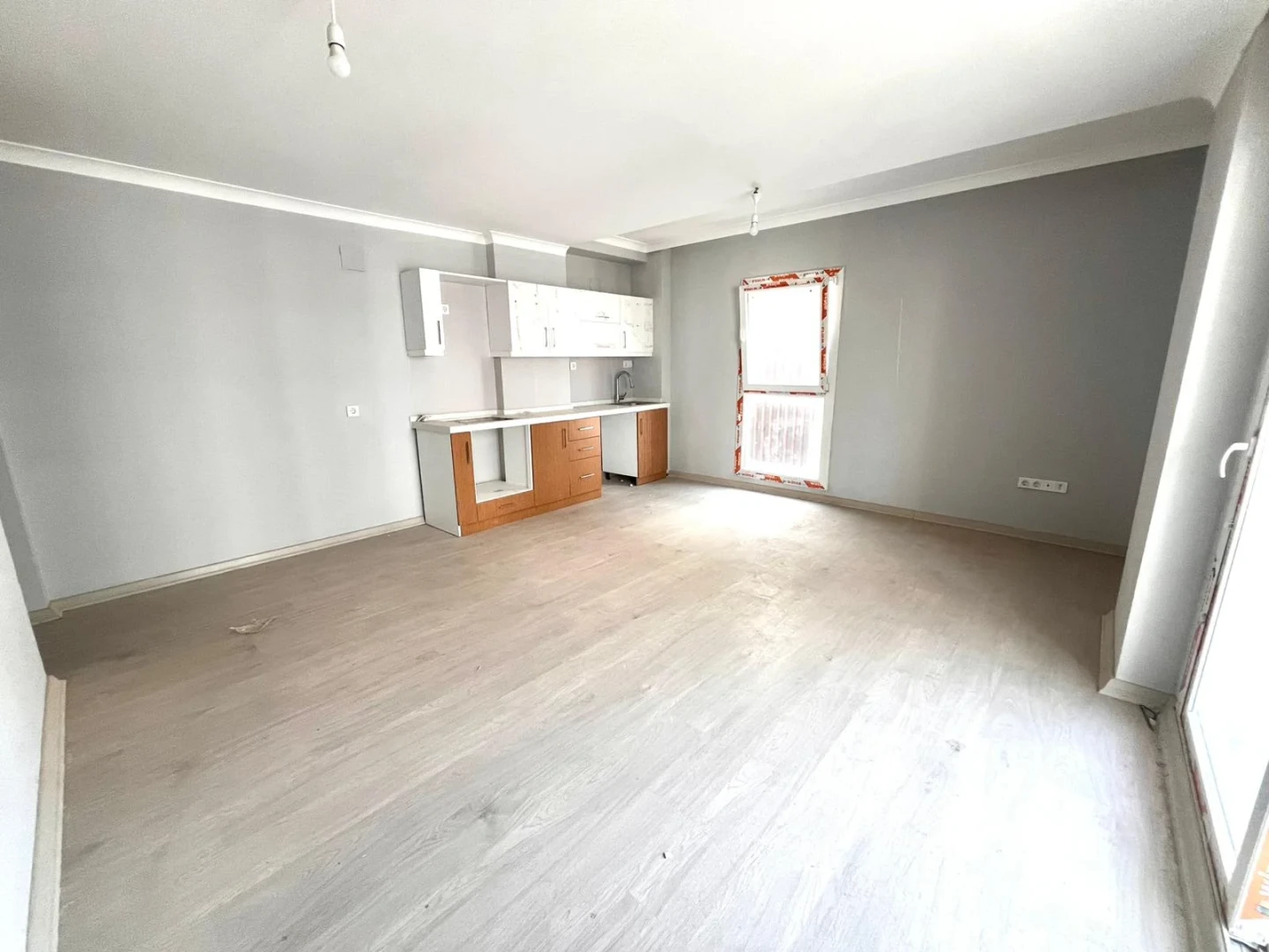 **YÜKSELDEN KADIKÖYDE YÜZME HAVUZLU SİTE İÇİNDE GENİŞ 1+1 DAİRE*