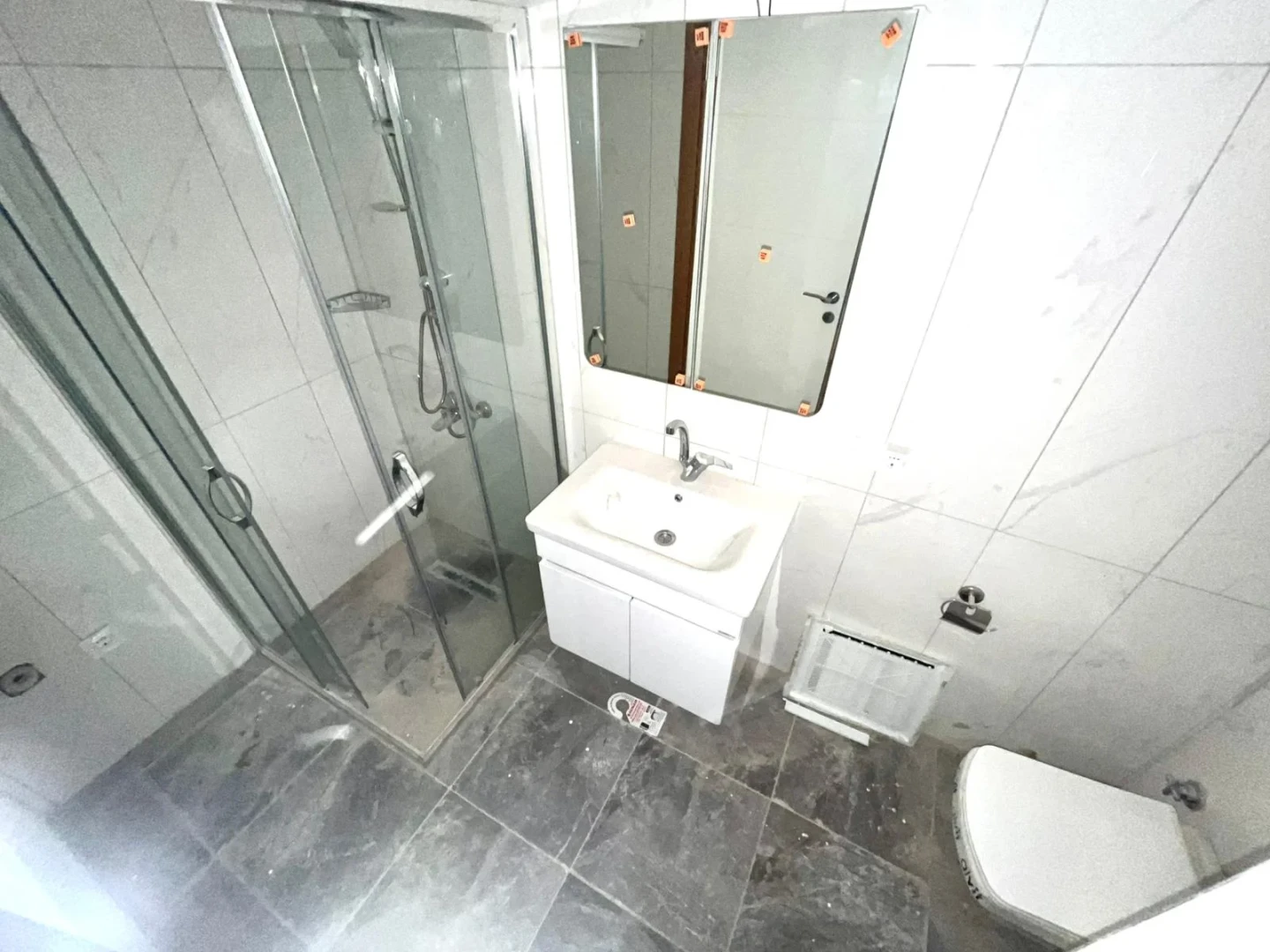 **YÜKSELDEN KADIKÖYDE YÜZME HAVUZLU SİTE İÇİNDE GENİŞ 1+1 DAİRE*
