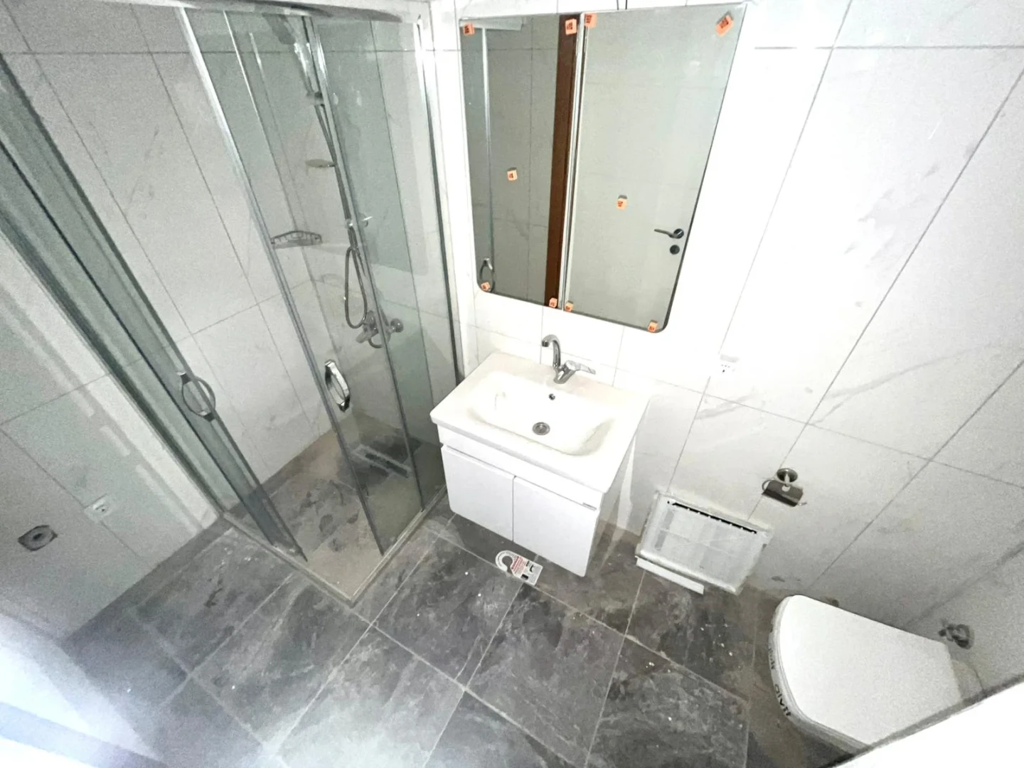 **YÜKSELDEN KADIKÖYDE YÜZME HAVUZLU SİTE İÇİNDE GENİŞ 1+1 DAİRE*
