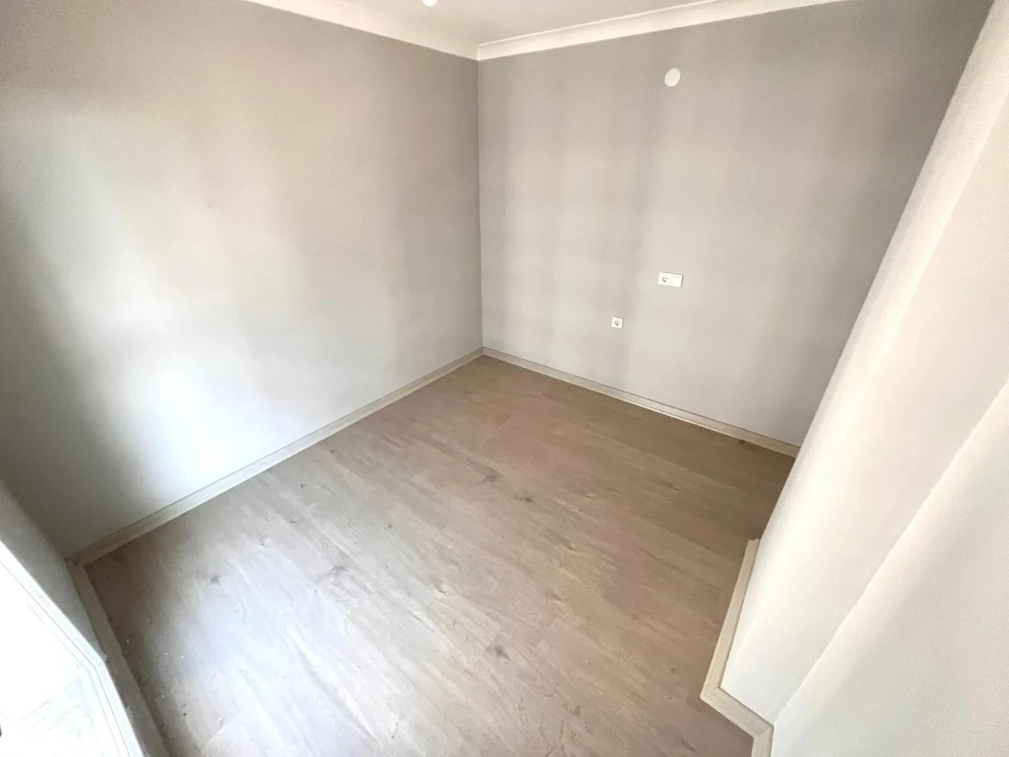 **YÜKSELDEN KADIKÖYDE YÜZME HAVUZLU SİTE İÇİNDE GENİŞ 1+1 DAİRE*