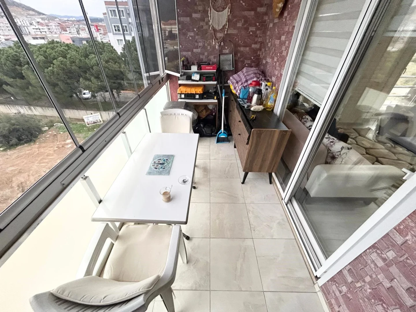 YETKİSİ YÜKSELDEN MERKEZİ KONUMDA CAM BALKONLU DOĞALGAZLI 3+1 SATILIK DAİRE