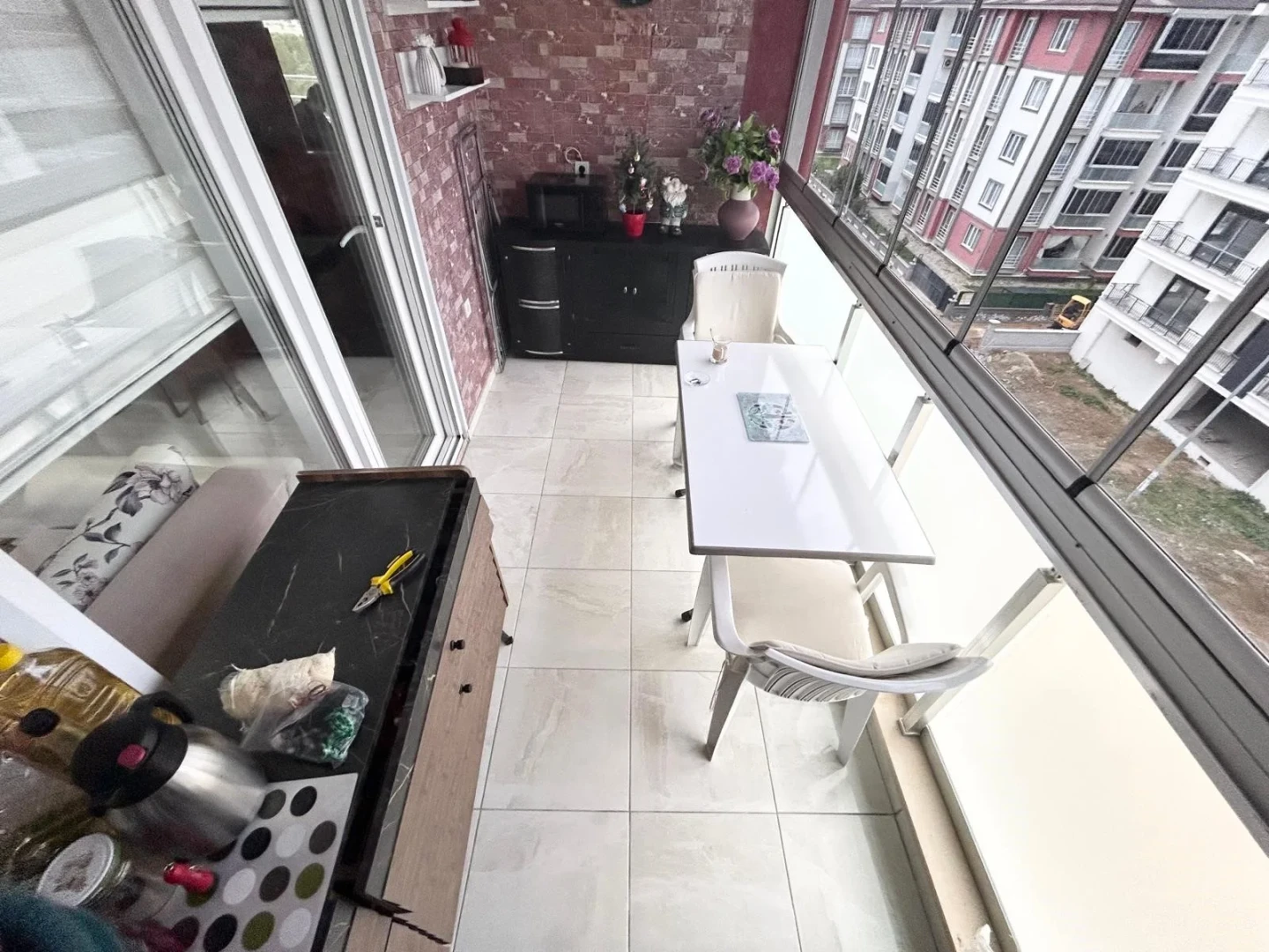 YETKİSİ YÜKSELDEN MERKEZİ KONUMDA CAM BALKONLU DOĞALGAZLI 3+1 SATILIK DAİRE