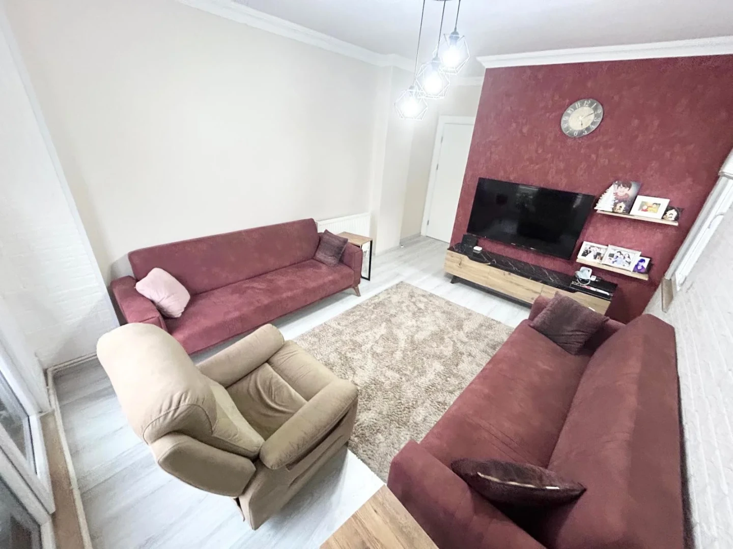 YETKİSİ YÜKSELDEN MERKEZİ KONUMDA CAM BALKONLU DOĞALGAZLI 3+1 SATILIK DAİRE