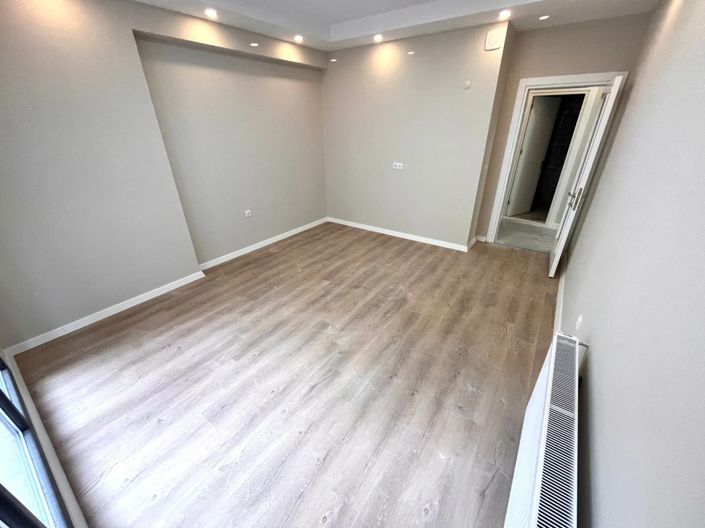 YÜKSEL'DEN MERKEZ'DE 2+1 FIRSAT SATILIK DAİRE: İSTER OTURUM,İSTER OFİS