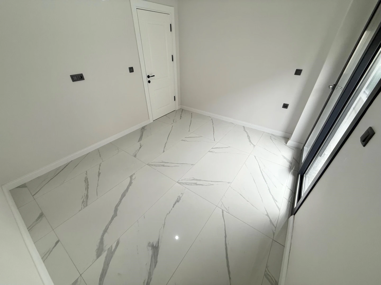 ツ YÜKSEL'DEN HUZURLA OTURACAĞINIZ DENİZE 50 M 2+1 SIFIR DAİRE ツ