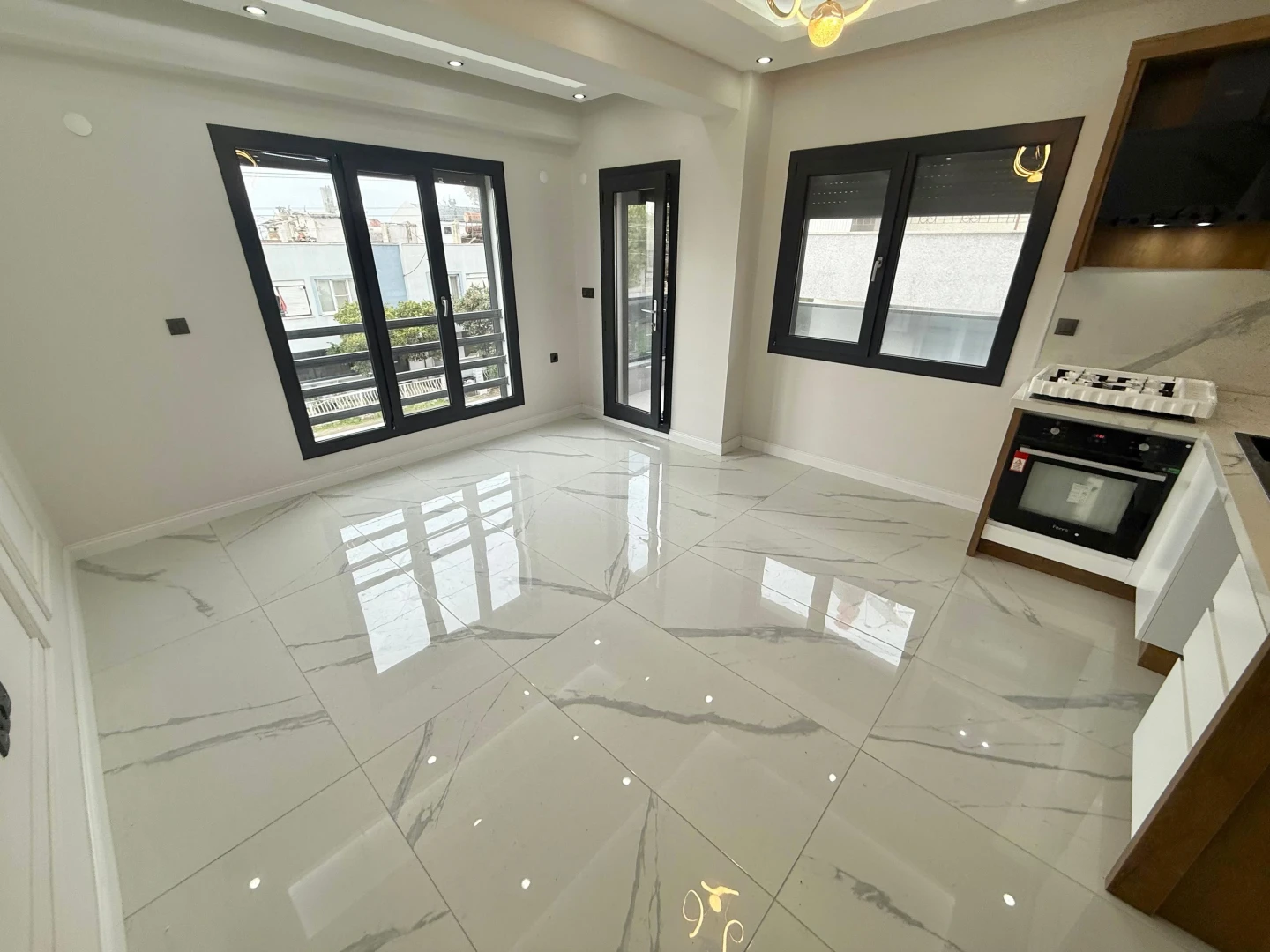 ツ YÜKSEL'DEN HUZURLA OTURACAĞINIZ DENİZE 50 M 2+1 SIFIR DAİRE ツ