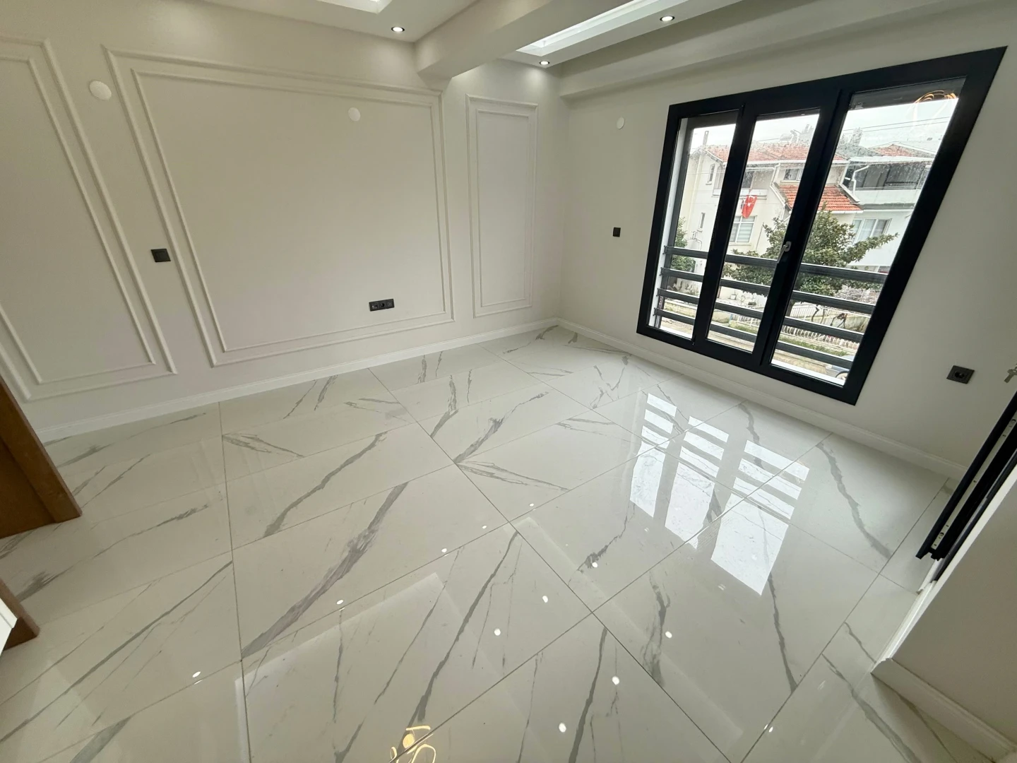 ツ YÜKSEL'DEN HUZURLA OTURACAĞINIZ DENİZE 50 M 2+1 SIFIR DAİRE ツ