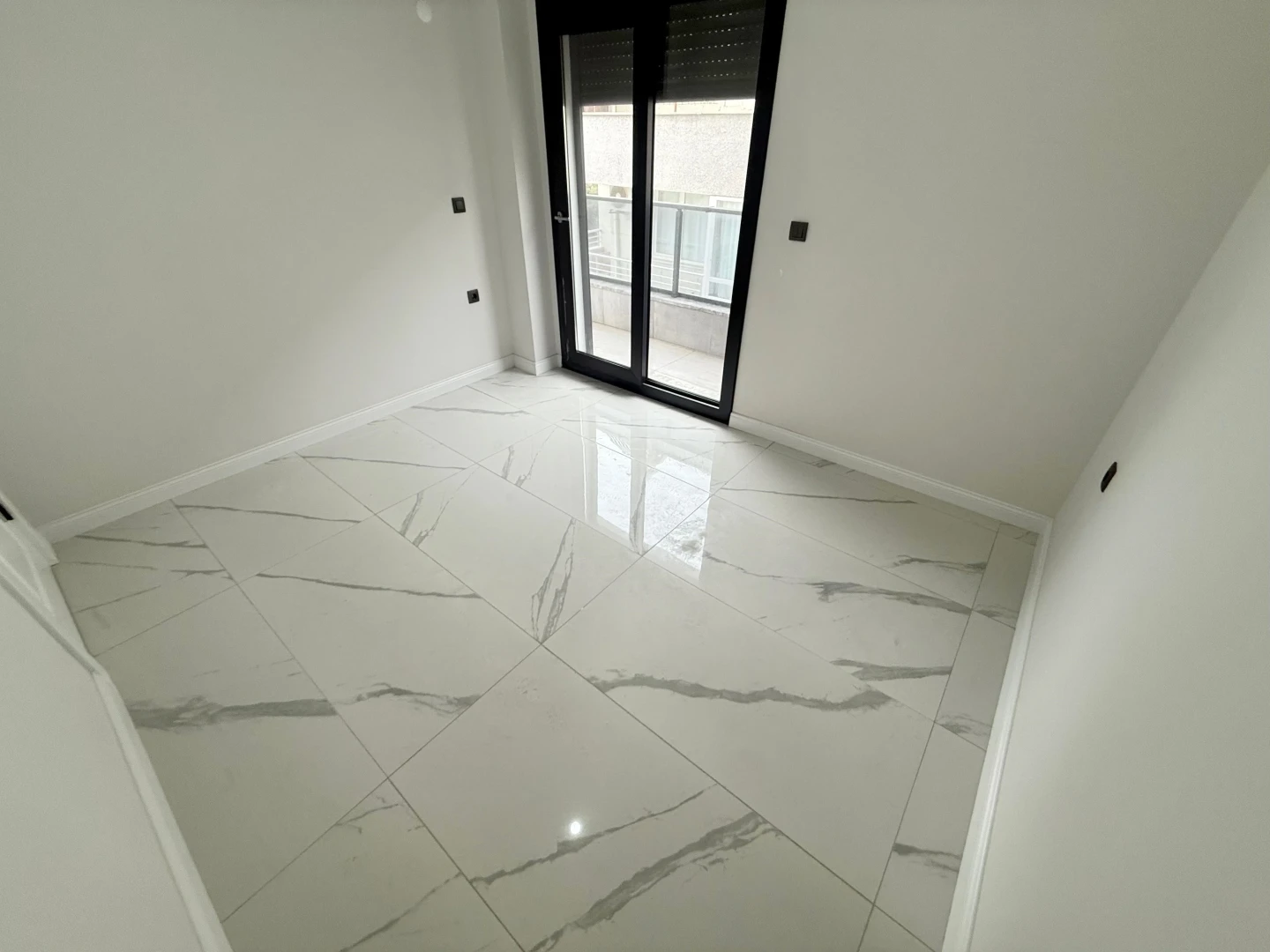 ツ YÜKSEL'DEN HUZURLA OTURACAĞINIZ DENİZE 50 M 2+1 SIFIR DAİRE ツ