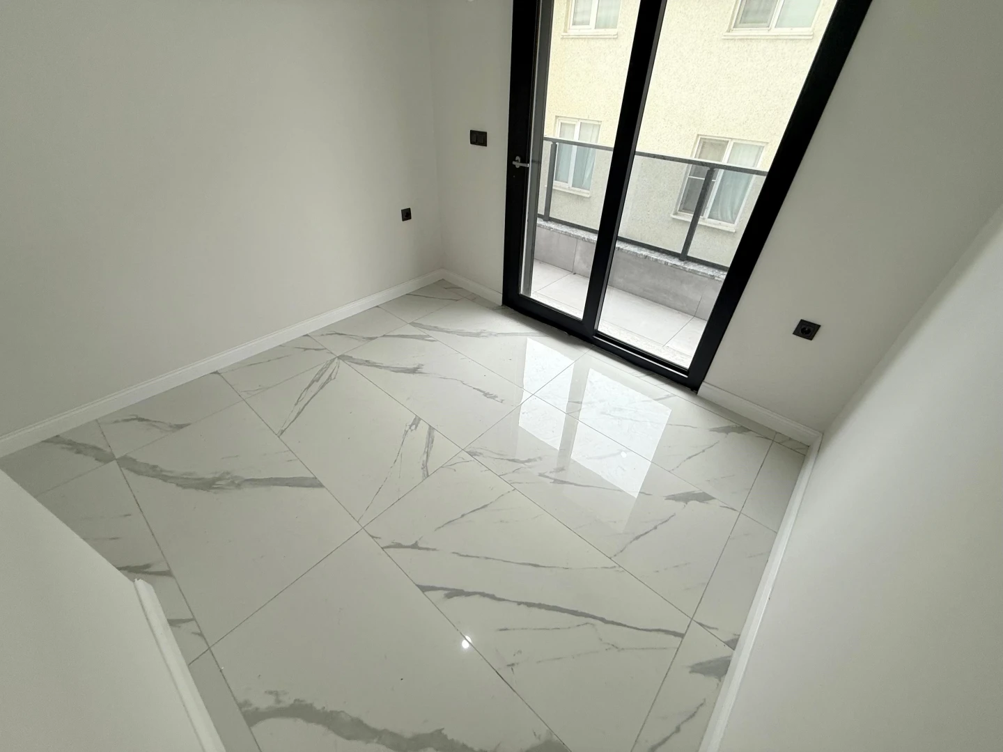 ツ YÜKSEL'DEN HUZURLA OTURACAĞINIZ DENİZE 50 M 2+1 SIFIR DAİRE ツ