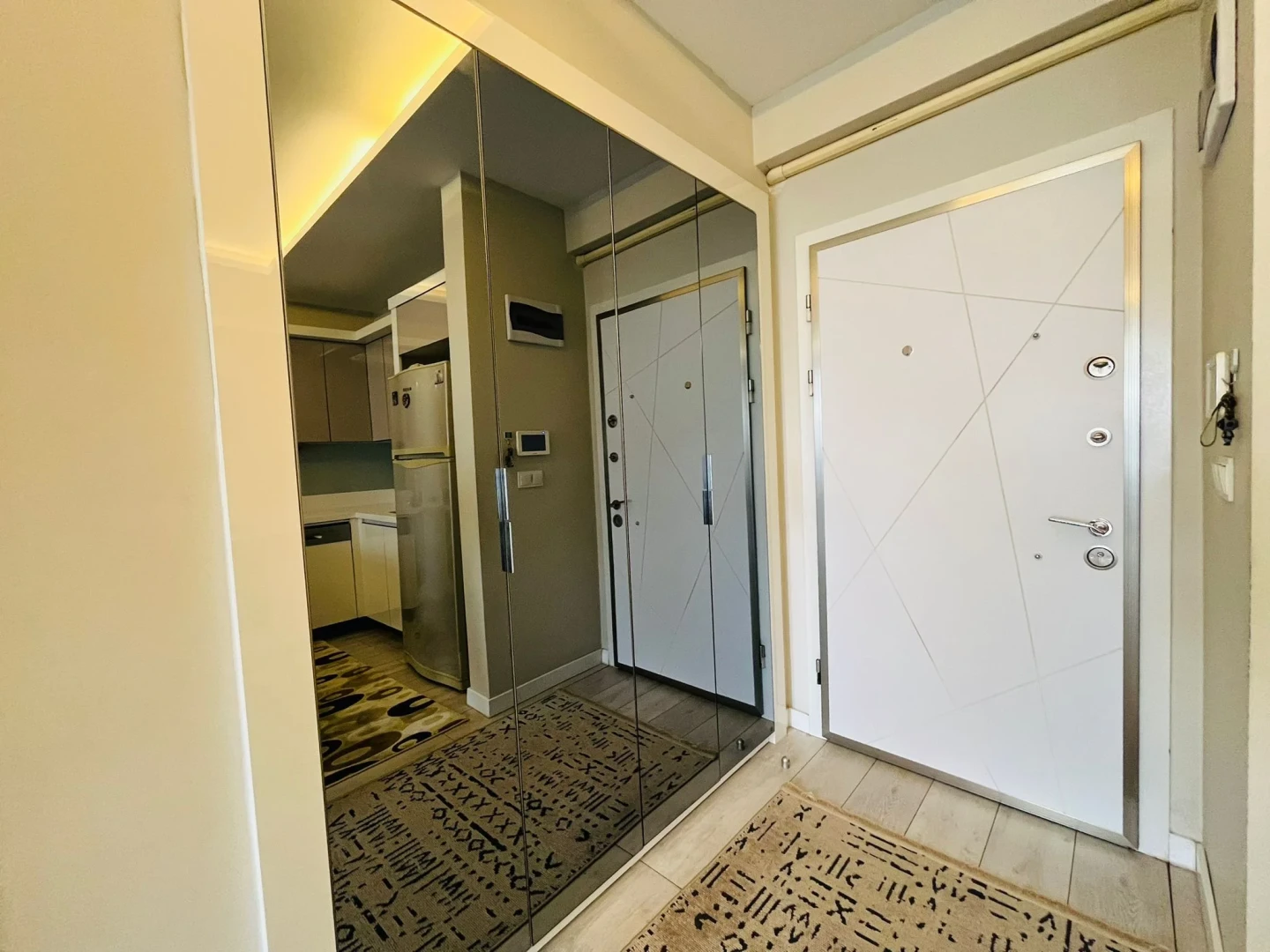 YÜKSELDEN "ÖN CEPHE ARA KAT" FULL EŞYALI KOMBİLİ LÜX 1+1 DAİRE