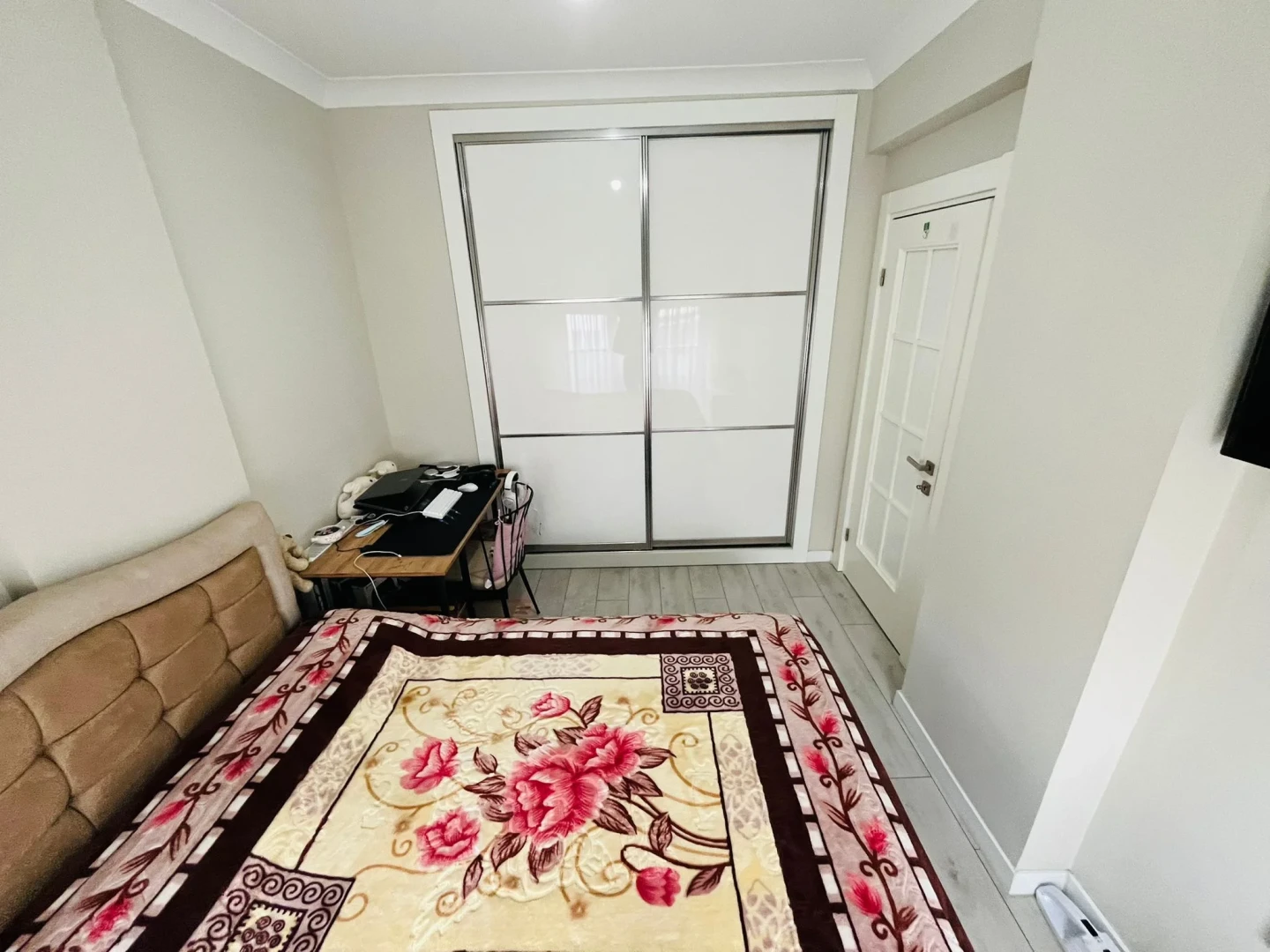 YÜKSELDEN "ÖN CEPHE ARA KAT" FULL EŞYALI KOMBİLİ LÜX 1+1 DAİRE
