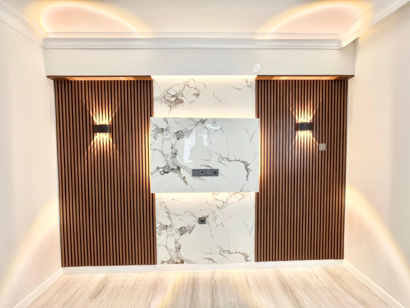 YÜKSELDEN AKÇAY MERKEZDE AYRI MUTFAK ŞIK TASARIM FIRSAT 2+1DAİRE