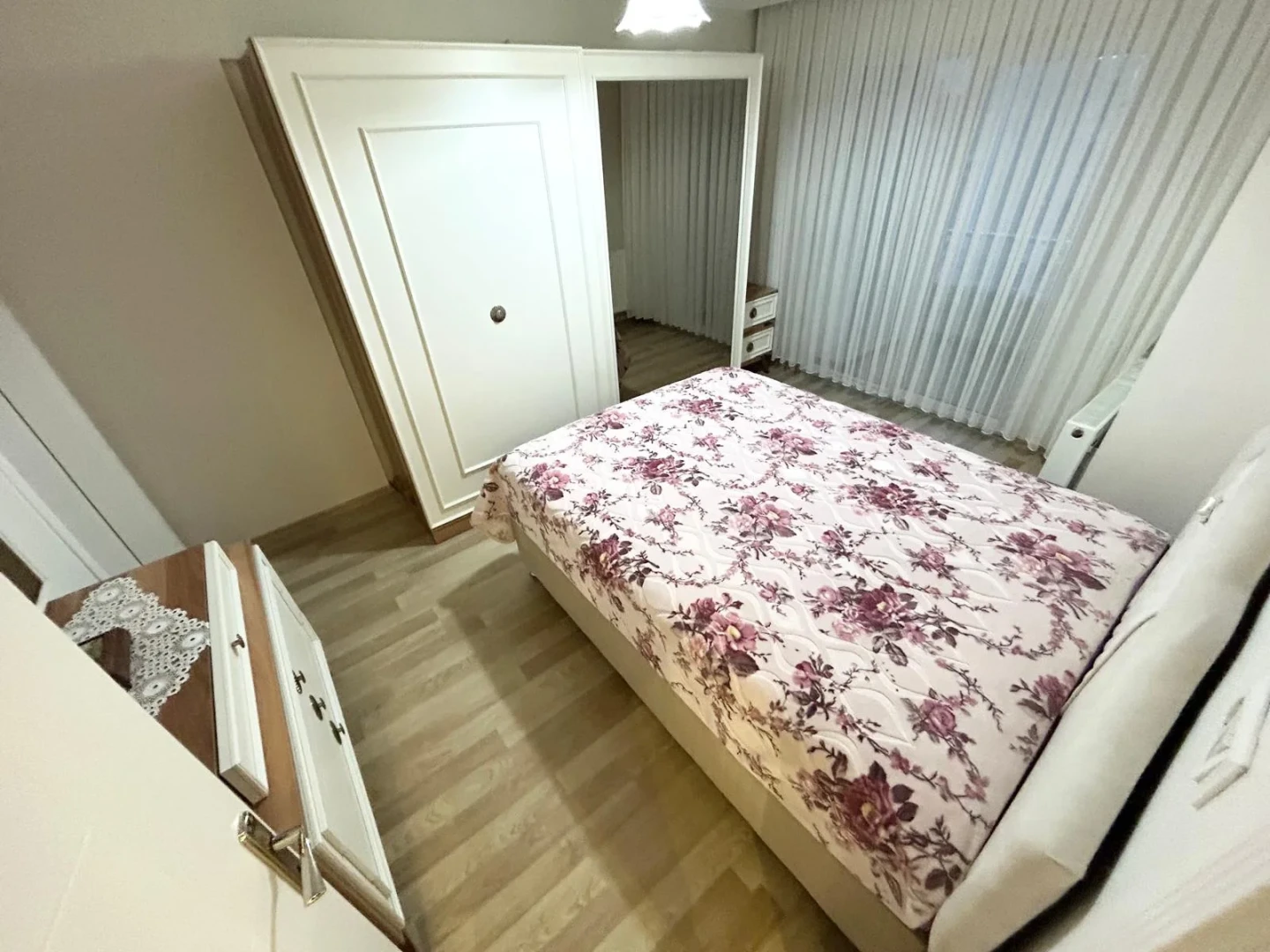 彡YETKİSİ YÜKSELDEN KADIKÖYDE SİTE İÇİNDE D.GAZLI 3+1 GENİŞ DAİRE