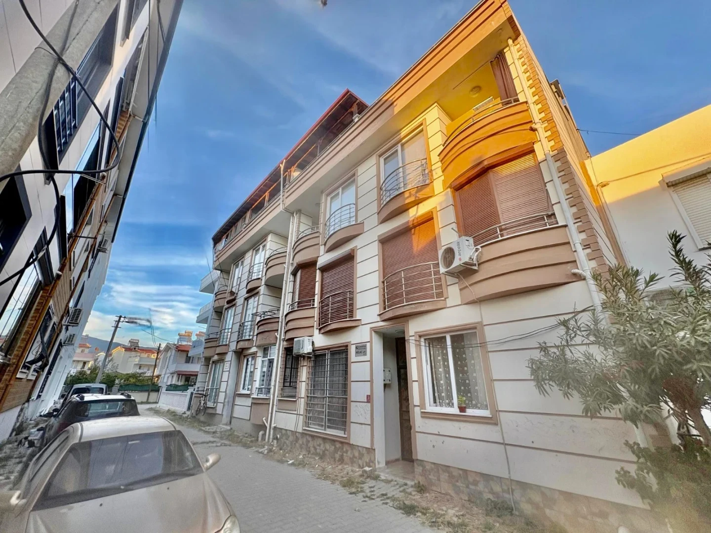 YÜKSEL'DEN AKÇAY'DA ÖN CEPHE BAHÇELİ KAÇMAZ FIRSAT 1+1 DAİRE